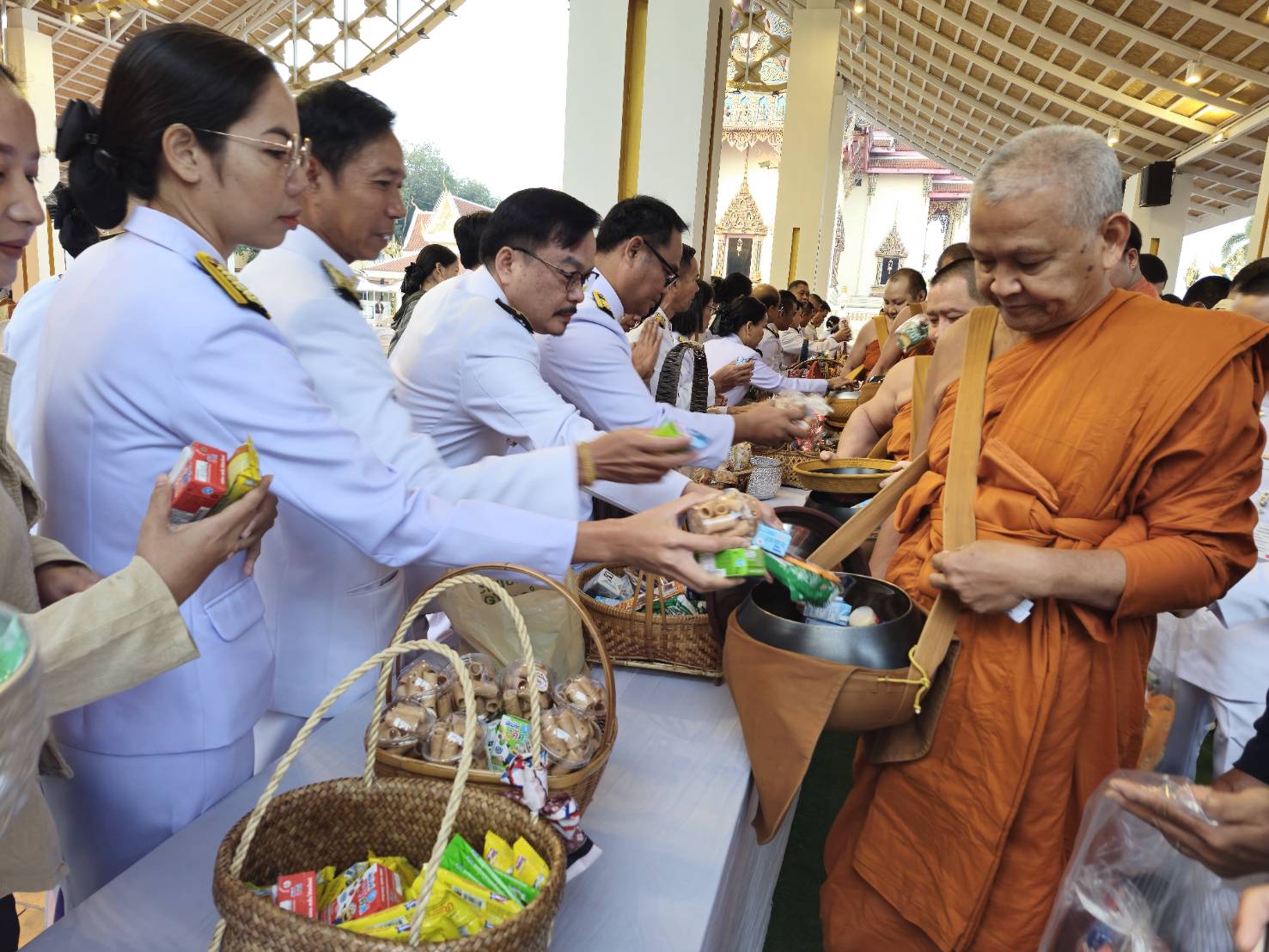 พช.หนองคาย ร่วมพิธีทำบุญตักบาตรถวายพระกุศล เนื่องในโอกาสวันคล้ายวันประสูติ สมเด็จพระเจ้าลูกเธอเจ้าฟ้า สิริวัณณวรี นารีรัตนราชกัญญา