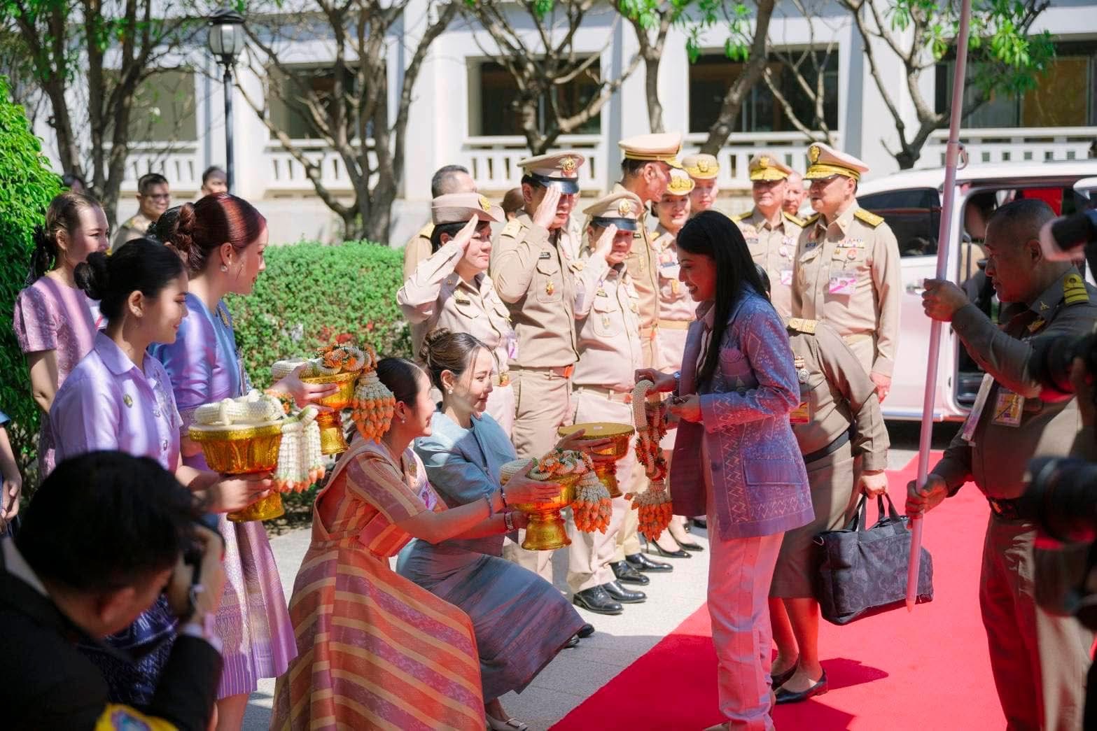 จังหวัดหนองคาย ร่วมรับเสด็จสมเด็จพระเจ้าลูกเธอ เจ้าฟ้าสิริวัณณวรี นารีรัตนราชกัญญา เสด็จเป็นองค์ประธานโครงการจัดแสดงนิทรรศการและผลงานภูมิปัญญาผ้าไทยและงานหัตถกรรมชุมชน จุดดำเนินการที่ 1 ภาคตะวันออกเฉียงเหนือ