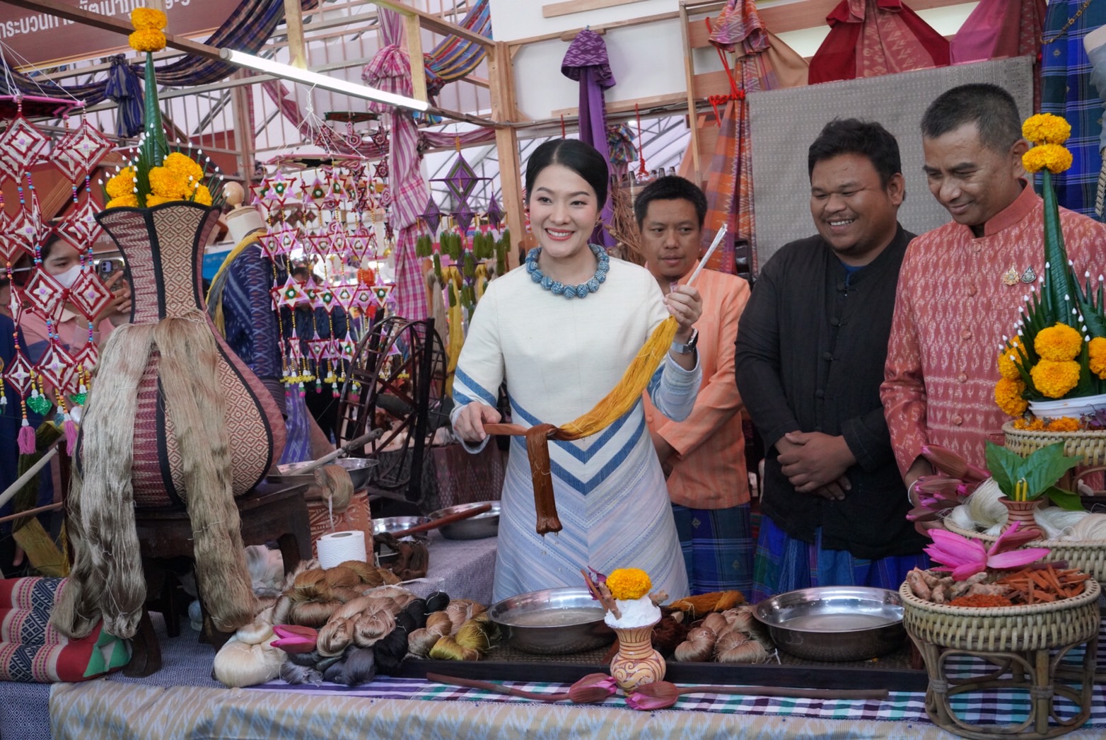 หนองคาย ร่วมพิธีเปิดงาน “OTOP ภูมิภาค 2568” จุดแรกที่ จ.อุดรธานี ดันสินค้าชุมชนสู่ตลาดใหญ่ ช้อปสนุก ถึง 12 ก.พ. นี้