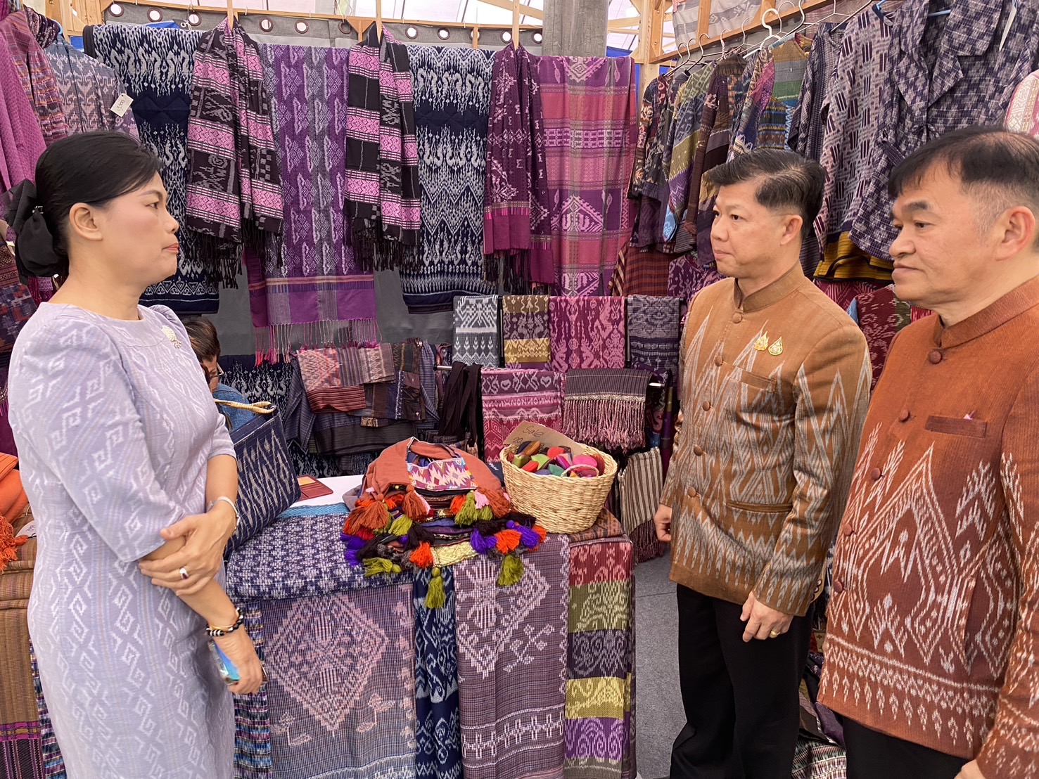 หนองคาย ร่วมพิธีเปิดงาน “OTOP ภูมิภาค 2568” จุดแรกที่ จ.อุดรธานี ดันสินค้าชุมชนสู่ตลาดใหญ่ ช้อปสนุก ถึง 12 ก.พ. นี้