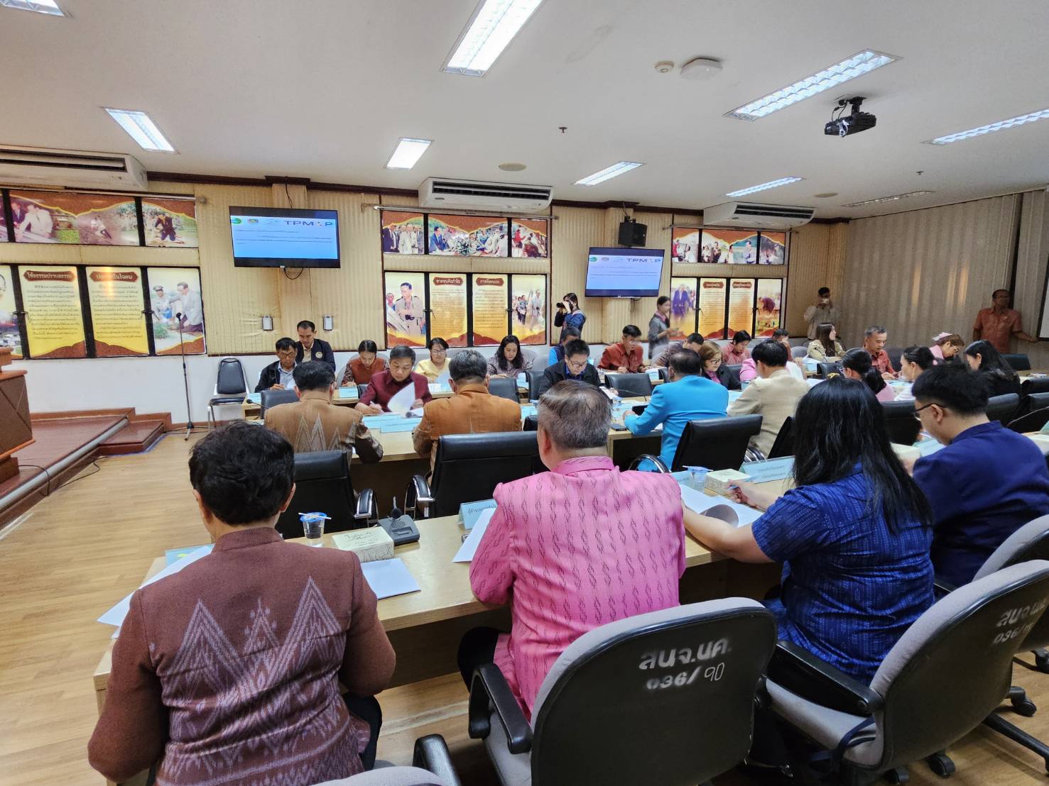 ศจพ.จ.หนองคาย ประชุมขับเคลื่อนแผนแก้จนและพัฒนาคนทุกช่วงวัยฯ ปี 2568 เดินหน้าขจัดความยากจน วางแนวทางพัฒนาคนทุกช่วงวัยอย่างยั่งยืน