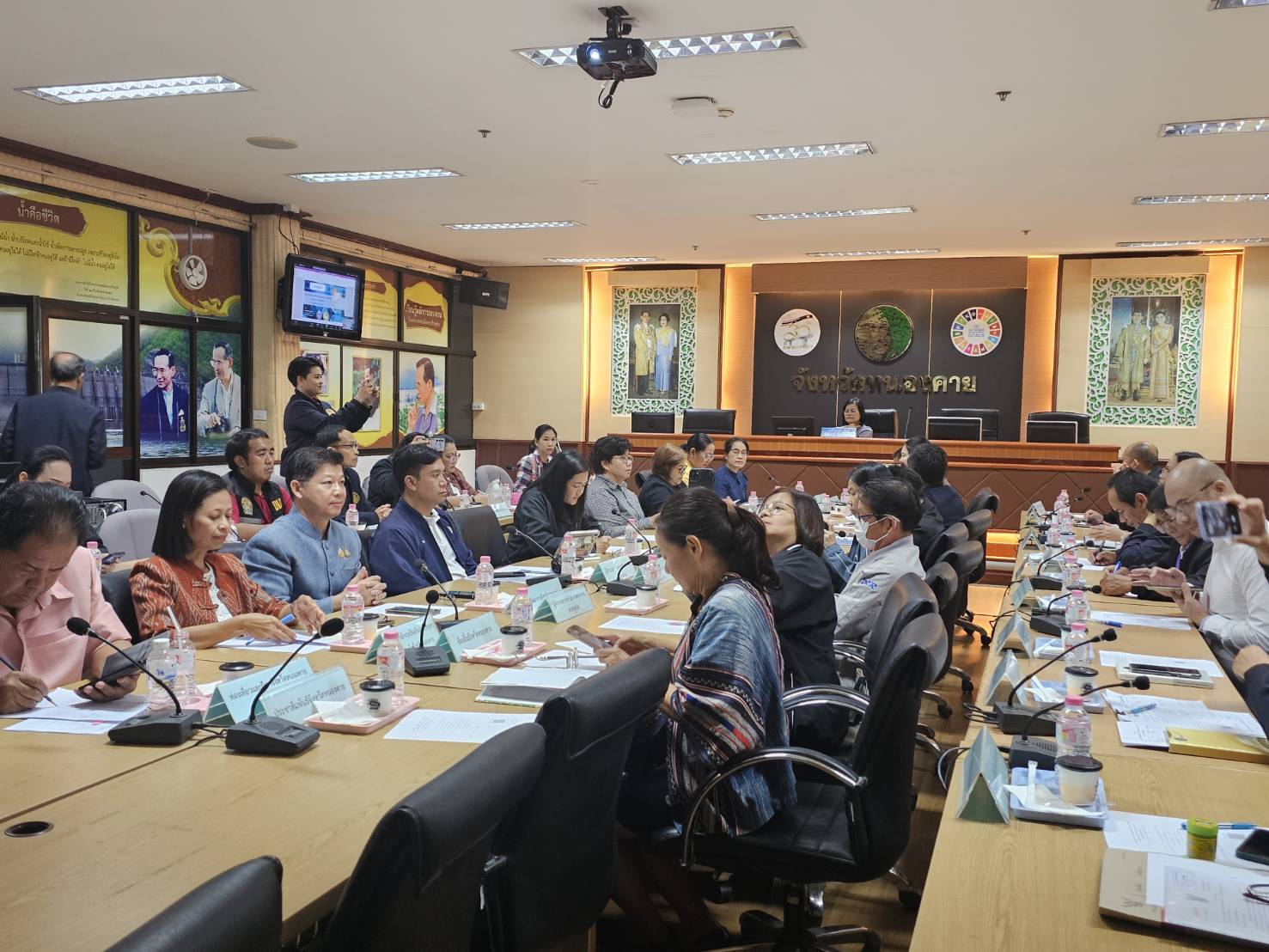 พช.หนองคาย ร่วมการประชุมชี้แจงแนวทางการเพิ่มประสิทธิภาพการบริหารงานเชิงพื้นที่ของจังหวัดแบบบูรณาการ ปีงบประมาณ พ.ศ. 2568 ผ่านสื่ออิเล็กทรอนิกส์