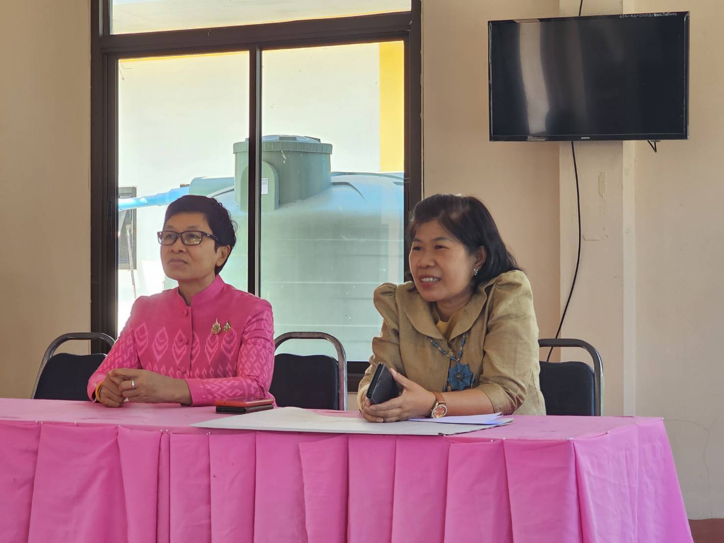 พช.หนองคาย ลงพื้นที่อำเภอโพธิ์ตาก ติดตาม จปฐ. 2568 พร้อมส่งมอบวัสดุ ตำบลสารสนเทศต้นแบบ กิจกรรมสนับสนุนประเด็นการพัฒนาคุณภาพชีวิต