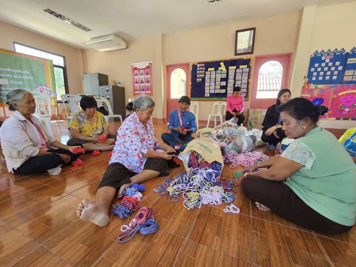 พช.หนองคาย ลงพื้นที่อำเภอโพธิ์ตาก ติดตาม จปฐ. 2568 พร้อมส่งมอบวัสดุ ตำบลสารสนเทศต้นแบบ กิจกรรมสนับสนุนประเด็นการพัฒนาคุณภาพชีวิต