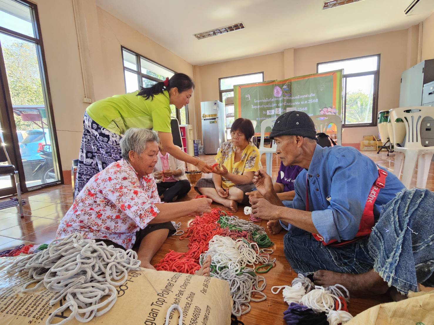 พช.หนองคาย ลงพื้นที่อำเภอโพธิ์ตาก ติดตาม จปฐ. 2568 พร้อมส่งมอบวัสดุ ตำบลสารสนเทศต้นแบบ กิจกรรมสนับสนุนประเด็นการพัฒนาคุณภาพชีวิต