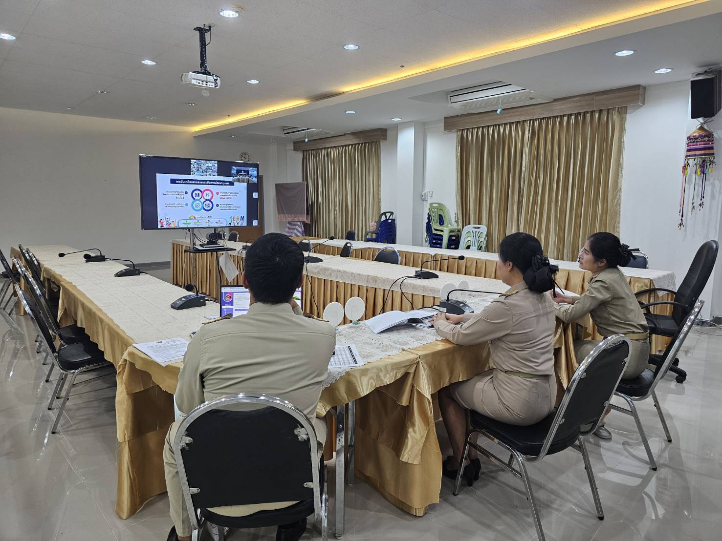 พช.หนองคาย ร่วมการประชุมฝึกอบรมการใช้งานระบบโปรแกรมบันทึกและประมวลผลข้อมูลความจำเป็นพื้นฐาน (จปฐ.) และข้อมูลพื้นฐานระดับหมู่บ้าน (กชช. 2ค) ปี 2568 ผ่านระบบวีดิทัศน์ทางไกล (Video Conference)