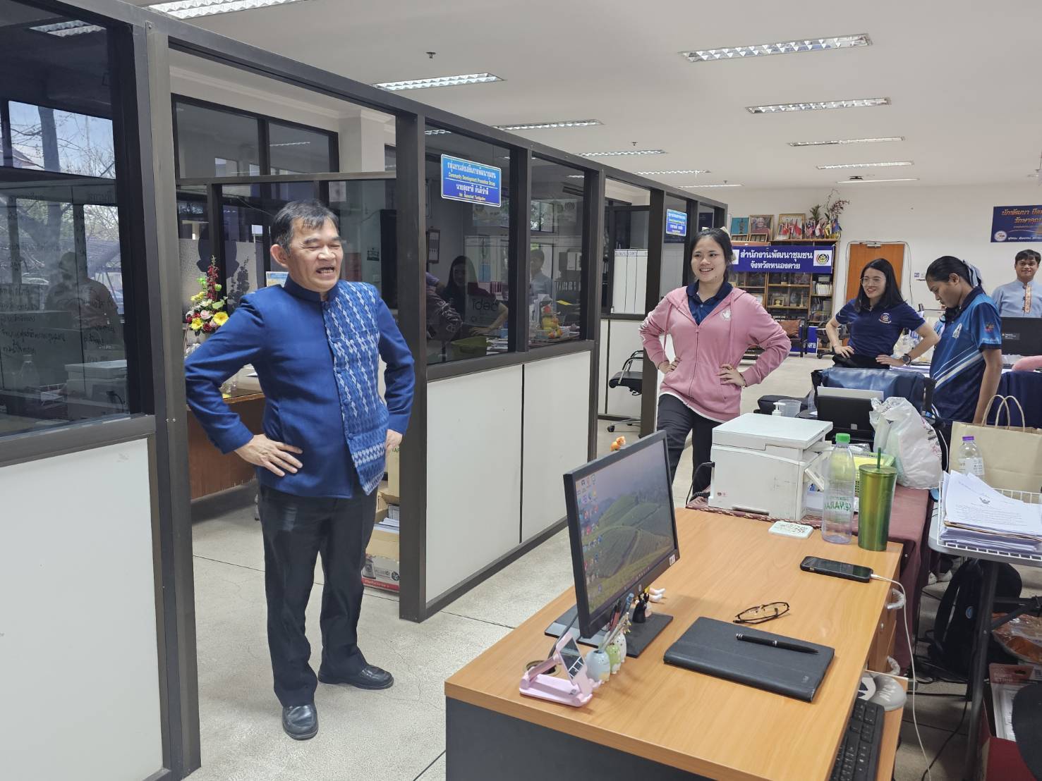 พช.หนองคาย “ออกแฮง ยามบ่าย คลายทุกข์” เพื่อสุขภาพแข็งแรง สำนักงานพัฒนาชุมชนจังหวัดหนองคายใสสะอาด