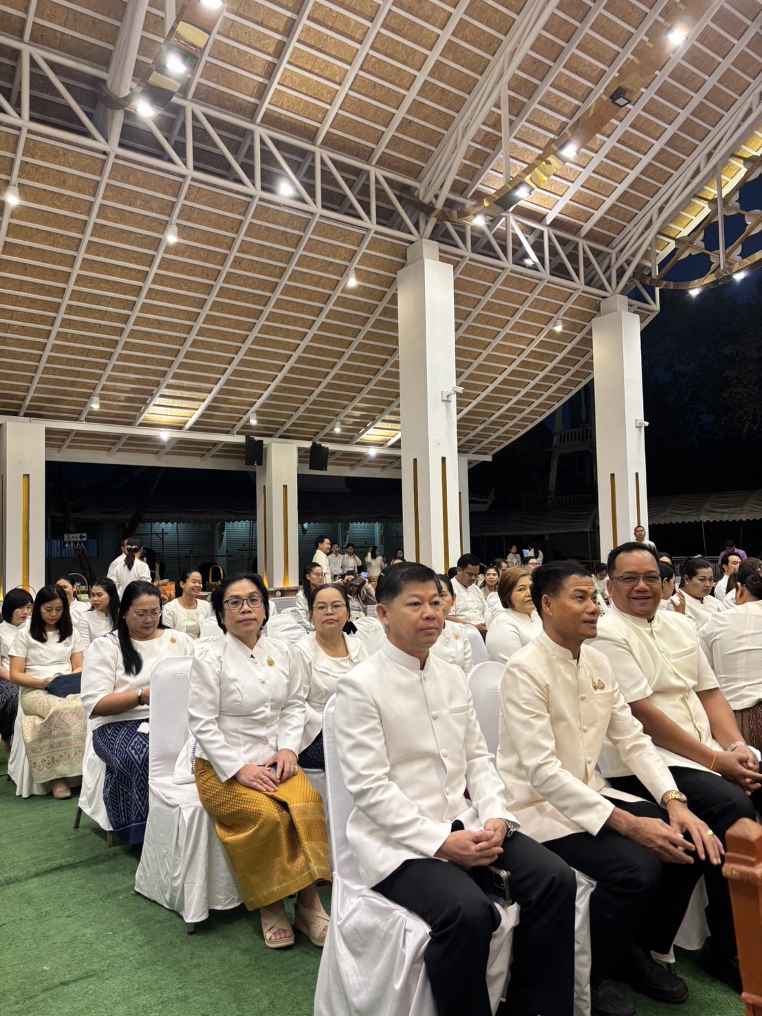 พช.หนองคาย ร่วมทำบุญตักบาตรและเวียนเทียน เนื่องในวันมาฆบูชา ปี 2568