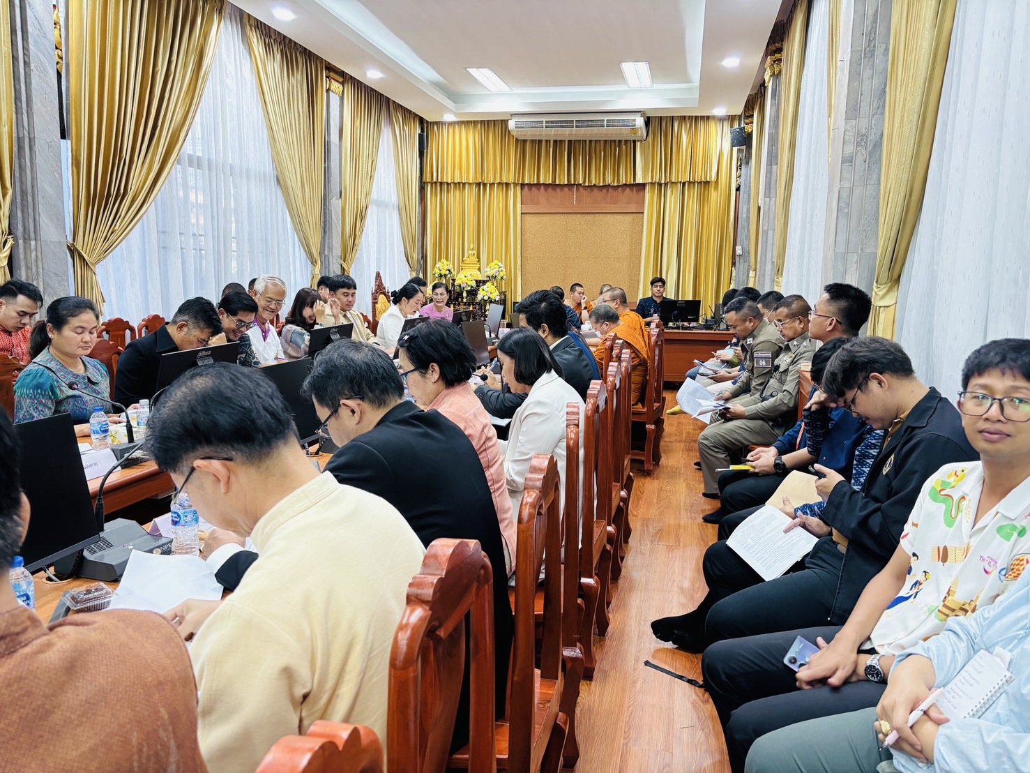 พช.หนองคาย ร่วมประชุมเตรียมความพร้อมเทศกาลมหาสงกรานต์อีสานหนองคาย และสมโภชสรงน้ำหลวงพ่อพระใส ประจำปี 2568