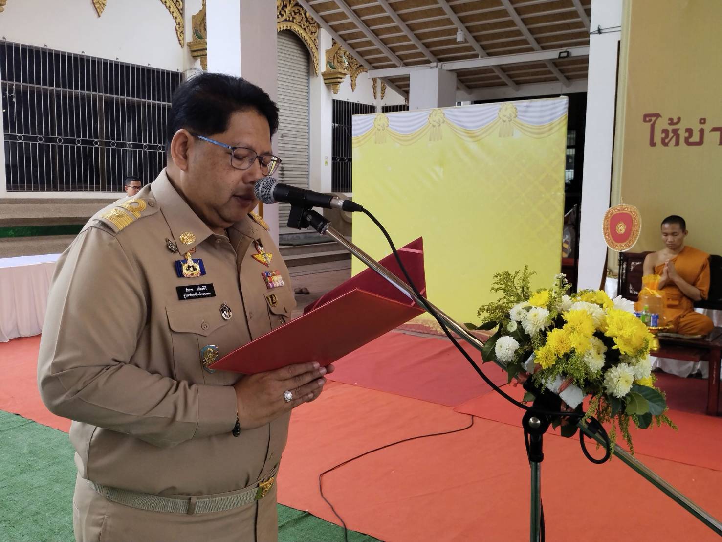 พช.หนองคาย ร่วมพิธีถวายภัตตาหารพระราชทานแด่พระภิกษุ สามเณร ในการสอบบาลีสนามหลวง ปี 2568 วันที่ 3