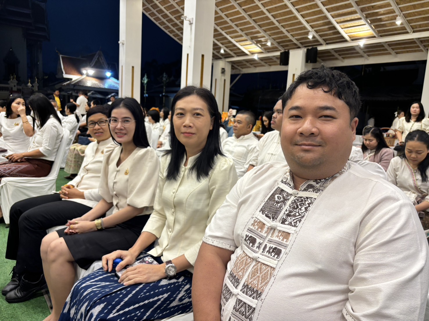 พช.หนองคาย ร่วมทำบุญตักบาตรและเวียนเทียน เนื่องในวันมาฆบูชา ปี 2568