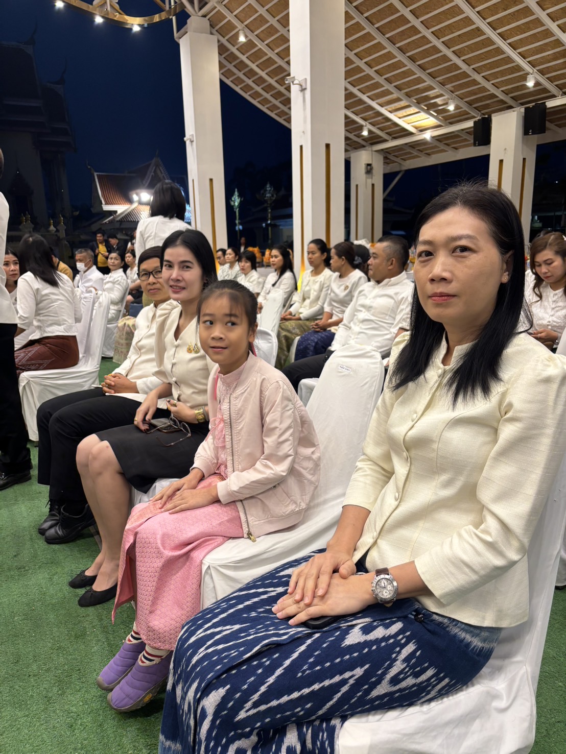 พช.หนองคาย ร่วมทำบุญตักบาตรและเวียนเทียน เนื่องในวันมาฆบูชา ปี 2568