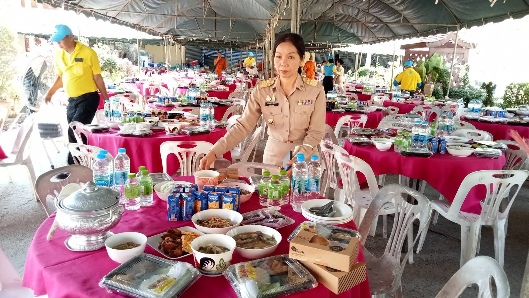 พช.หนองคาย ร่วมพิธีถวายภัตตาหารพระราชทานแด่พระภิกษุ สามเณร ในการสอบบาลีสนามหลวง ปี 2568