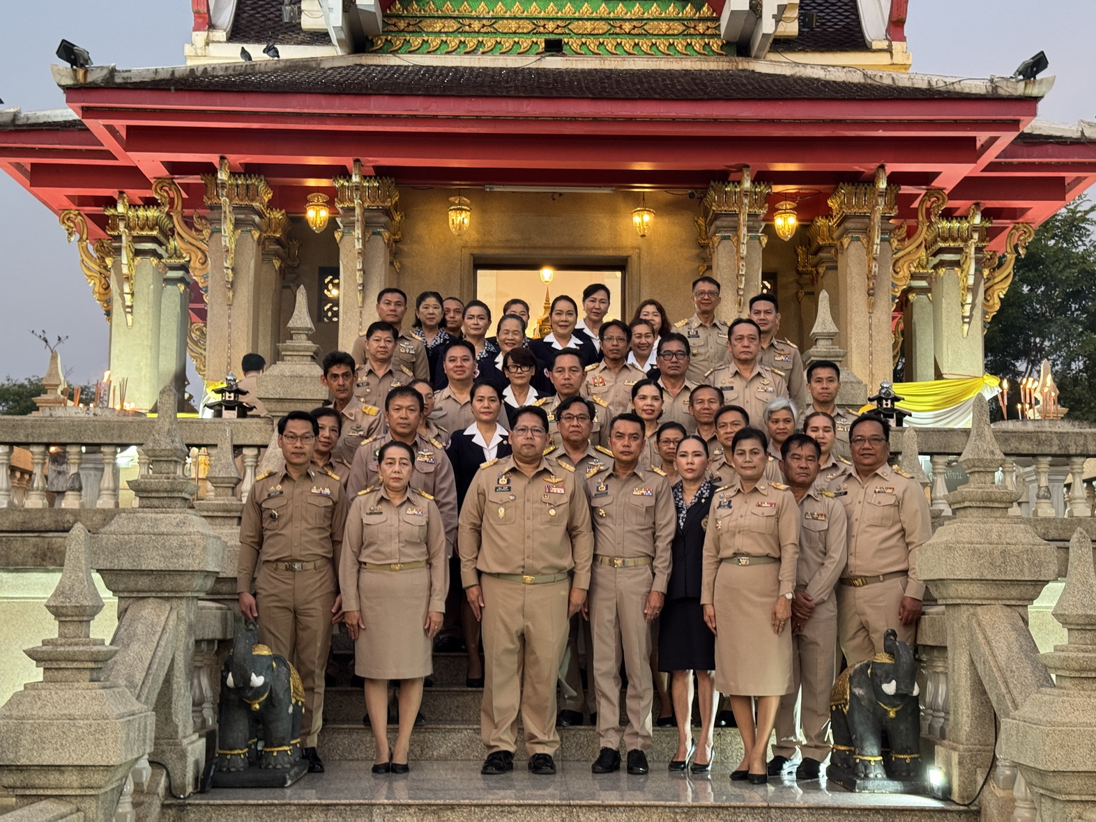 พช.หนองคาย ร่วมพิธีบวงสรวงอนุสาวรีย์ปราบฮ่อ และวางพวงมาลาสักการะอนุสาวรีย์ปราบฮ่อ ในงานฉลองอนุสาวรีย์ปราบฮ่อ ใต้ร่มพระบารมี 198 ปี เมืองหนองคาย และงานกาชาด พ.ศ. 2568