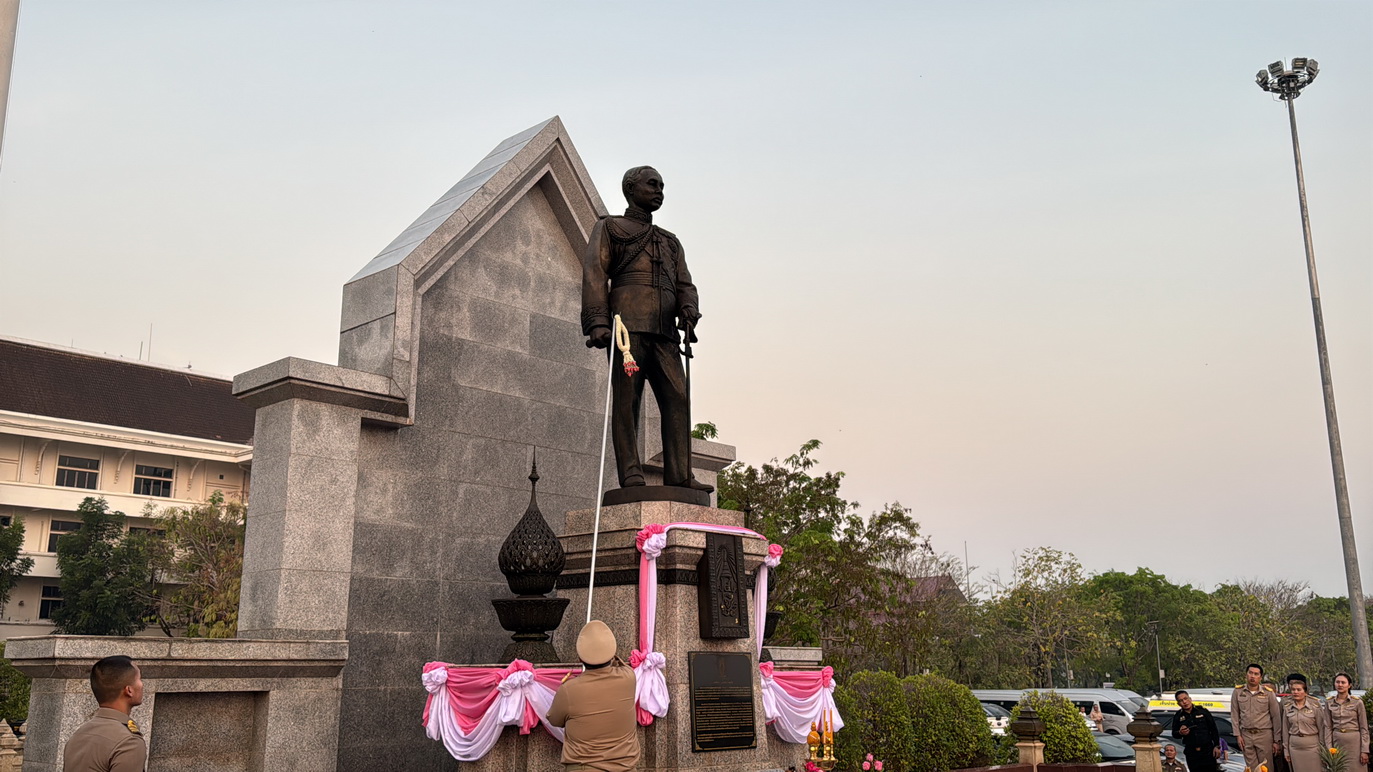 พช.หนองคาย ร่วมพิธีบวงสรวงอนุสาวรีย์ปราบฮ่อ และวางพวงมาลาสักการะอนุสาวรีย์ปราบฮ่อ ในงานฉลองอนุสาวรีย์ปราบฮ่อ ใต้ร่มพระบารมี 198 ปี เมืองหนองคาย และงานกาชาด พ.ศ. 2568