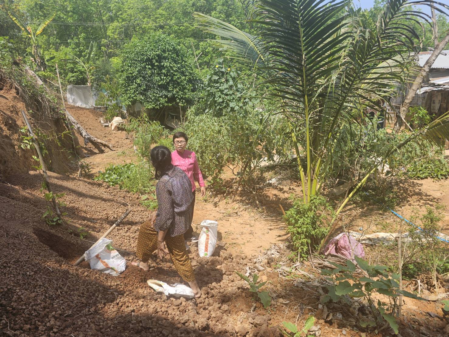 พช.หนองคาย ลงพื้นที่ติดตามสนับสนุนครัวเรือนจนเชิงบูรณาการฯ และสนับสนุนระบบสารสนเทศฯ อ.สังคม และอ.ศรีเชียงใหม่