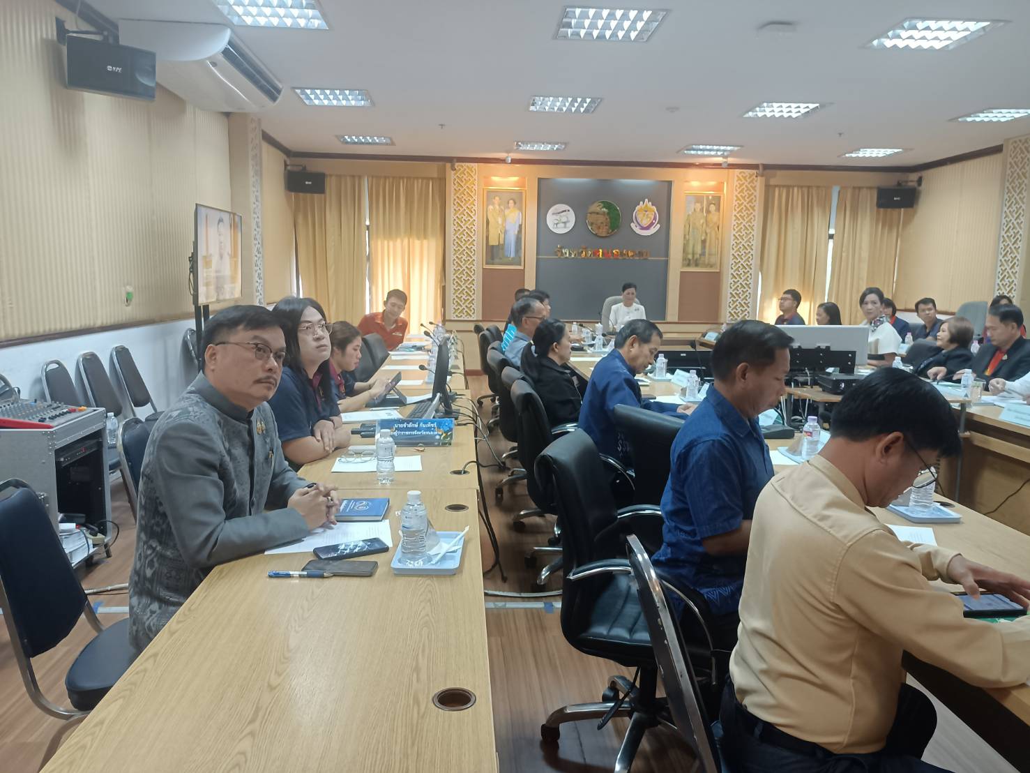 พช.หนองคาย ร่วมประชุมสรุปผลการขับเคลื่อนการบริหารงานเชิงพื้นที่แบบบูรณาการ ประจำปีงบประมาณ พ.ศ. 2567 และแนวทางการเพิ่มประสิทธิภาพในการบริหารงานให้แก่ผู้บริหารกระทรวงมหาดไทย ผ่านระบบวีดิทัศน์ทางไกล (VCS)