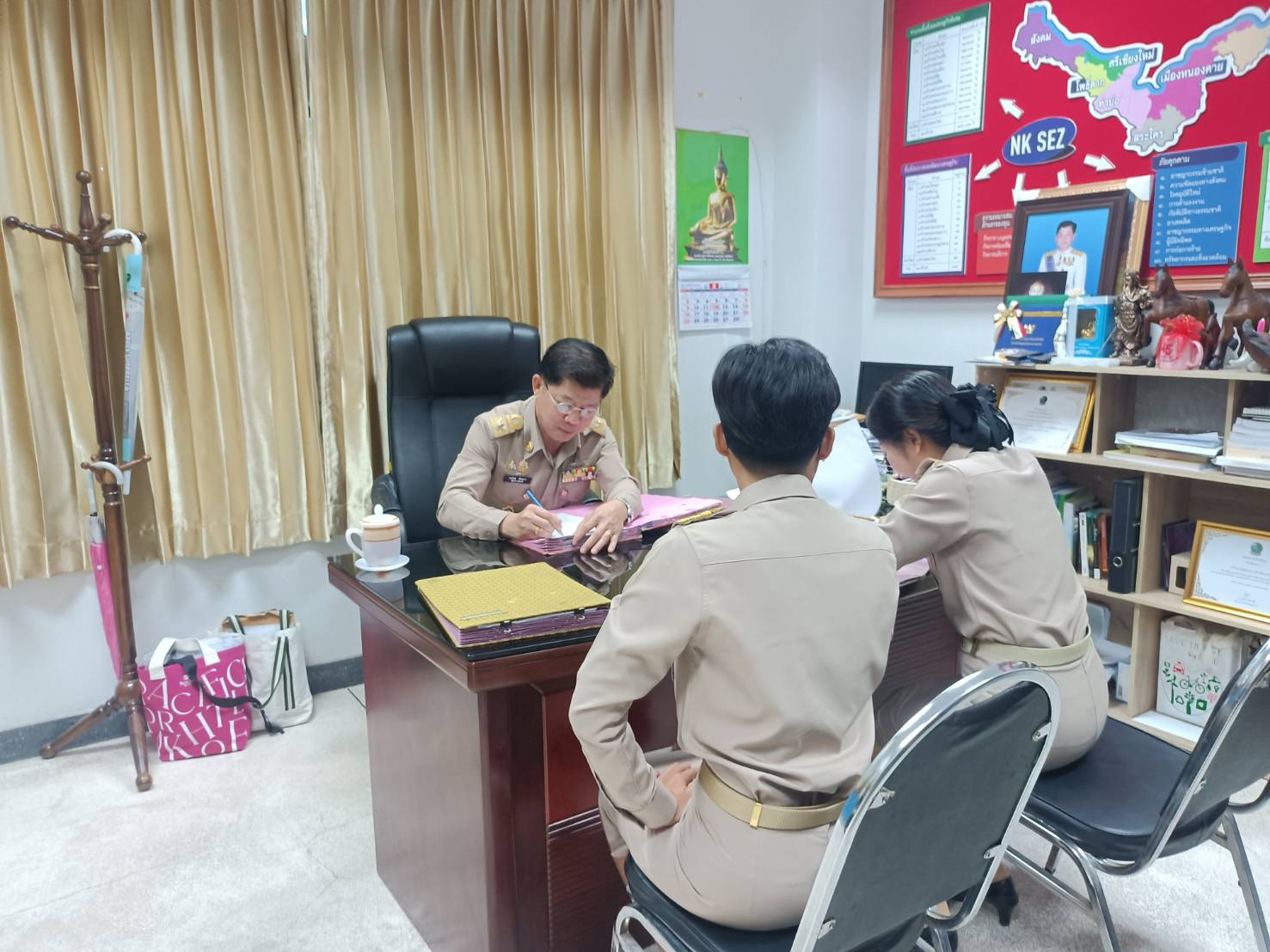 พช.หนองคาย ต้อนรับข้าราชการที่ได้รับคำสั่งบรรจุและแต่งตั้งผู้สอบแข่งขันได้ ให้ดำรงตำแหน่งนักวิชาการพัฒนาชุมชนปฏิบัติการ