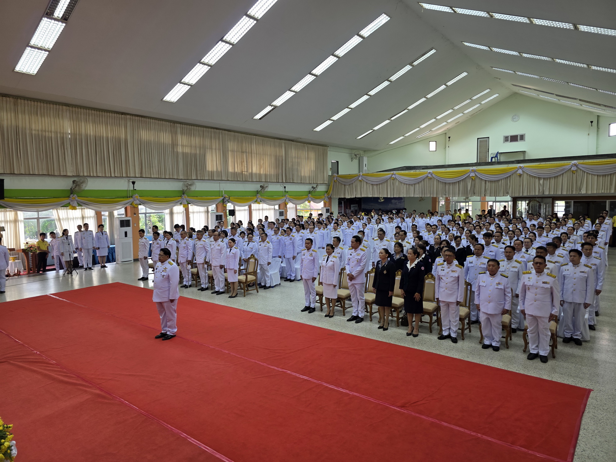 พช.หนองคาย ร่วมพิธีวางพานพุ่มดอกไม้และถวายราชสดุดี เนื่องในวันที่ระลึก “พระบาทสมเด็จพระนั่งเกล้าเจ้าอยู่หัว พระมหาเจษฎาราชเจ้า” ประจำปีพุทธศักราช 2568