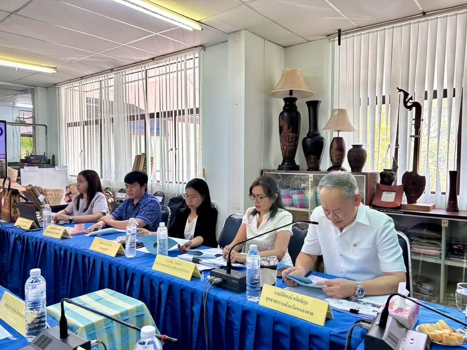 พช.หนองคาย ร่วมประชุมคณะกรรมการรับรองมาตรฐานผลิตภัณฑ์ชุมชน จังหวัดหนองคาย ครั้งที่ นค 27-1/2568