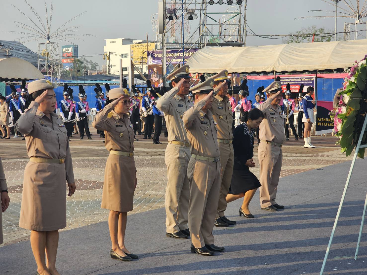 พช.หนองคาย ร่วมพิธีบวงสรวงอนุสาวรีย์ปราบฮ่อ และวางพวงมาลาสักการะอนุสาวรีย์ปราบฮ่อ ในงานฉลองอนุสาวรีย์ปราบฮ่อ ใต้ร่มพระบารมี 198 ปี เมืองหนองคาย และงานกาชาด พ.ศ. 2568