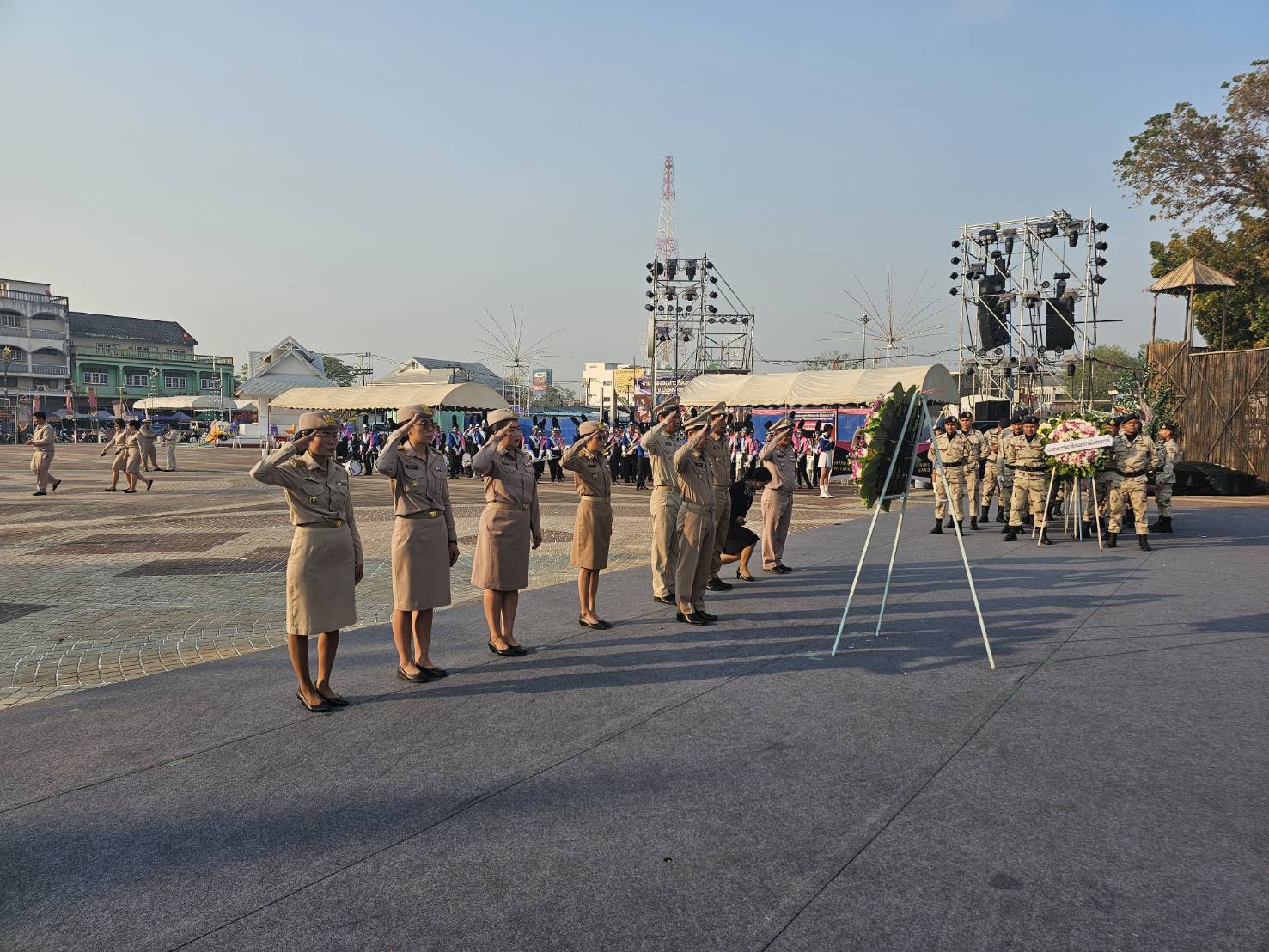 พช.หนองคาย ร่วมพิธีบวงสรวงอนุสาวรีย์ปราบฮ่อ และวางพวงมาลาสักการะอนุสาวรีย์ปราบฮ่อ ในงานฉลองอนุสาวรีย์ปราบฮ่อ ใต้ร่มพระบารมี 198 ปี เมืองหนองคาย และงานกาชาด พ.ศ. 2568
