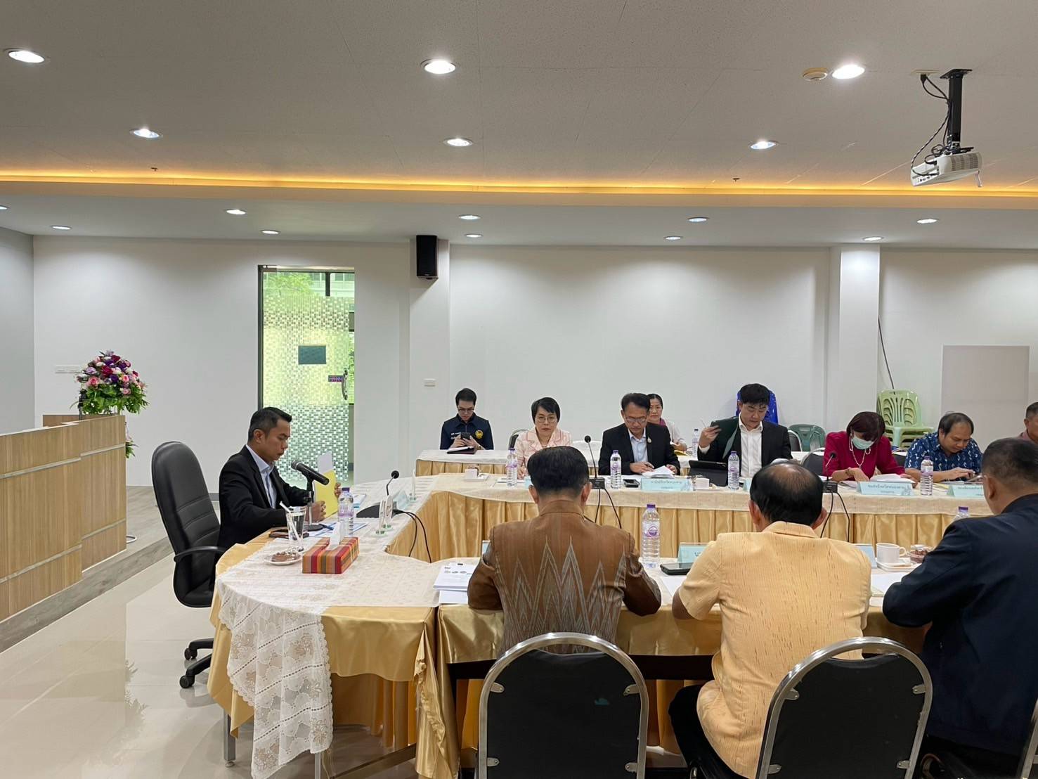 จังหวัดหนองคาย ดำเนินการประชุมคณะกรรมการขับเคลื่อนศูนย์แสดงและจำหน่ายผลิตภัณฑ์ OTOP จังหวัดหนองคาย ครั้งที่ 1/2568