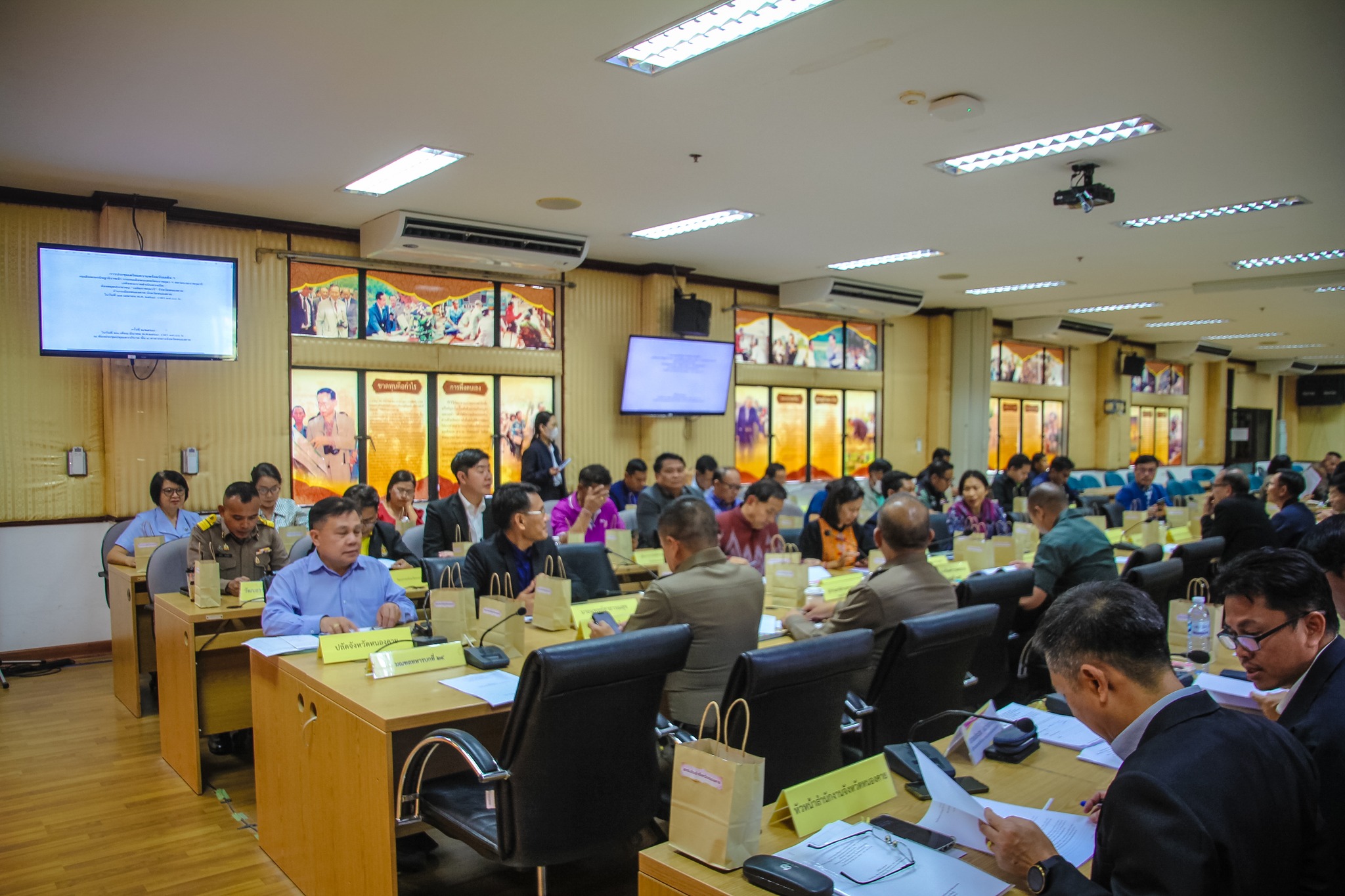 พช.หนองคาย ร่วมประชุมเตรียมความพร้อมรับเสด็จฯ สมเด็จพระกนิษฐาธิราชเจ้า กรมสมเด็จพระเทพรัตนราชสุดาฯ สยามบรมราชกุมารี เสด็จพระราชดำเนินทรงเปิด ห้องสมุดประชาชน “เฉลิมราชกุมารี” จังหวัดหนองคาย