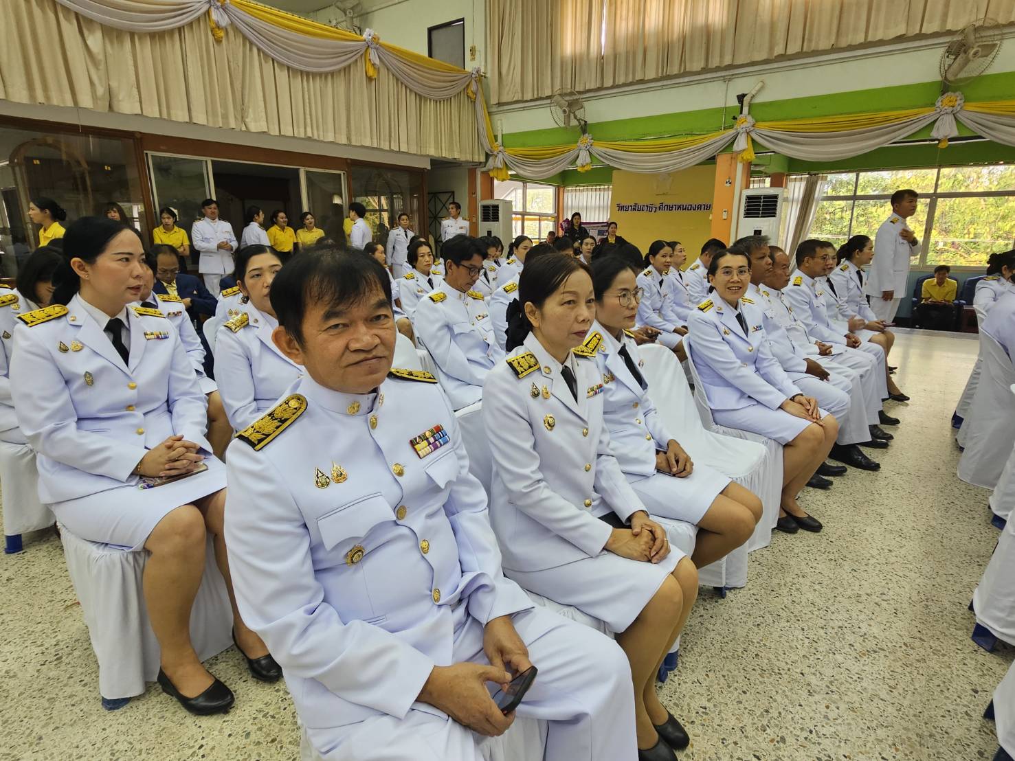 พช.หนองคาย ร่วมพิธีวางพานพุ่มดอกไม้และถวายราชสดุดี เนื่องในวันที่ระลึก “พระบาทสมเด็จพระนั่งเกล้าเจ้าอยู่หัว พระมหาเจษฎาราชเจ้า” ประจำปีพุทธศักราช 2568