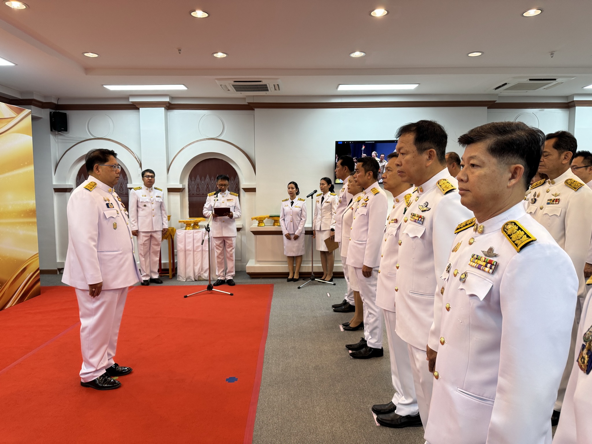 พช.หนองคาย ร่วมพิธีรับเหรียญที่ระลึกพระราชทานฯ เนื่องในวันข้าราชการพลเรือน และวันคล้ายวันสถาปนากระทรวงมหาดไทย ครบรอบ 133 ปี ในส่วนภูมิภาค