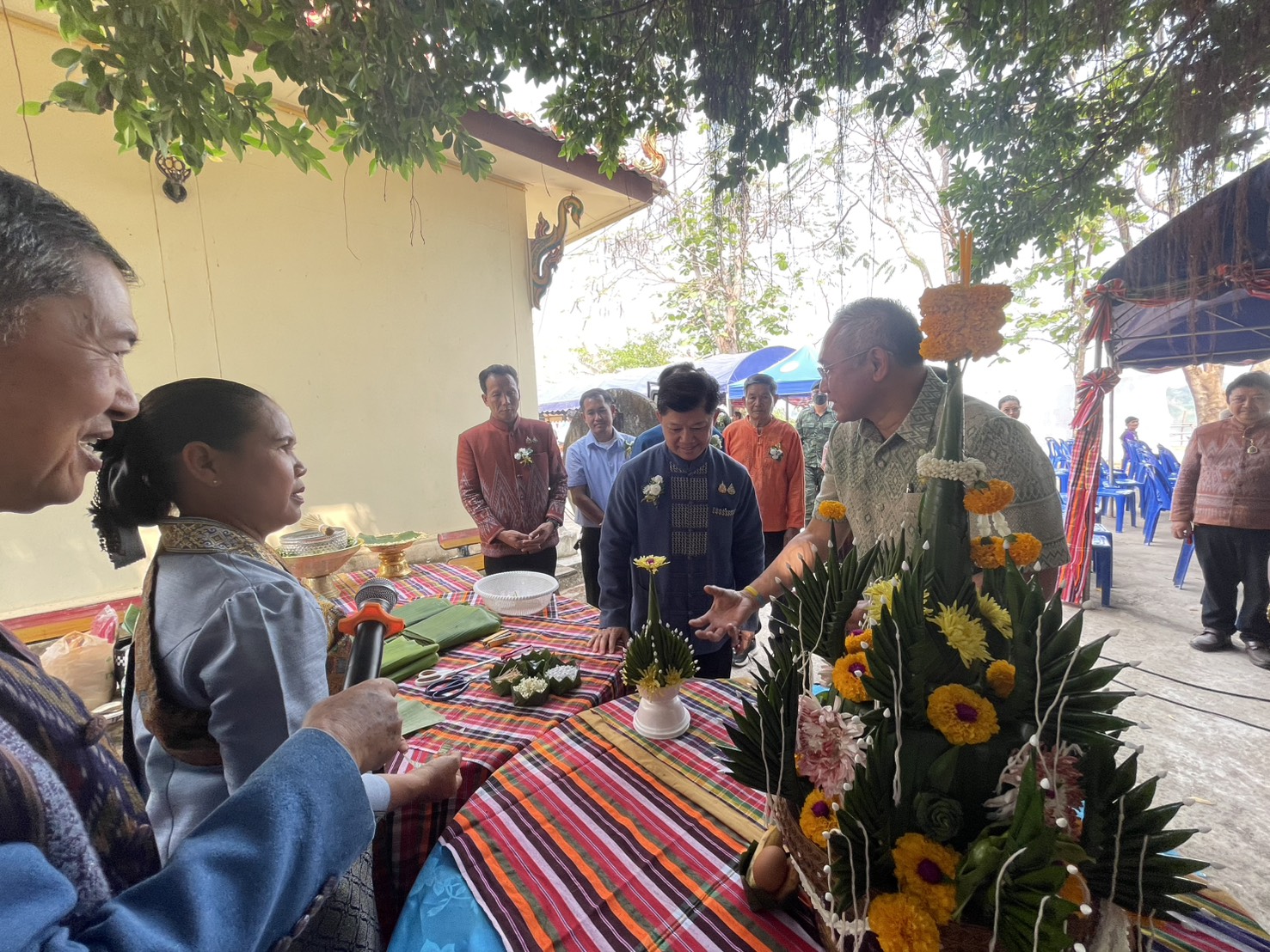 พช.หนองคาย ร่วมพิธีเปิดหมู่บ้านเพื่อการท่องเที่ยว กิจกรรมส่งเสริมการเรียนรู้ที่นักท่องเที่ยวลงมือปฏิบัติ (D-HOPE) บ้านหมากก่อง ต.บ้านเดื่อ อ.เมืองหนองคาย