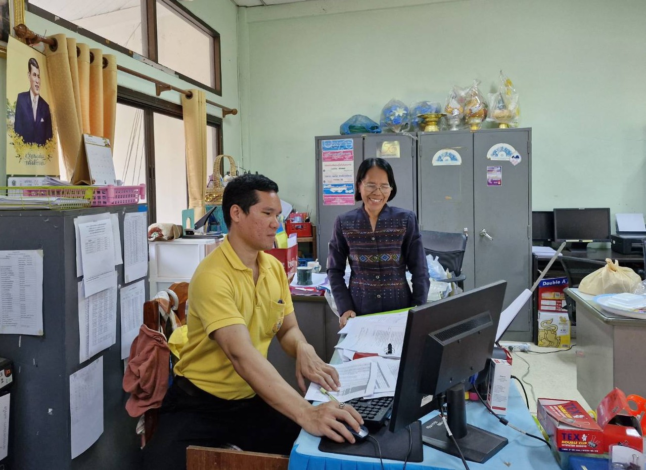 พช.หนองคาย ลงพื้นที่ติดตามสนับสนุนครัวเรือนจนเชิงบูรณาการฯ และสนับสนุนระบบสารสนเทศฯ อ.สังคม และอ.ศรีเชียงใหม่