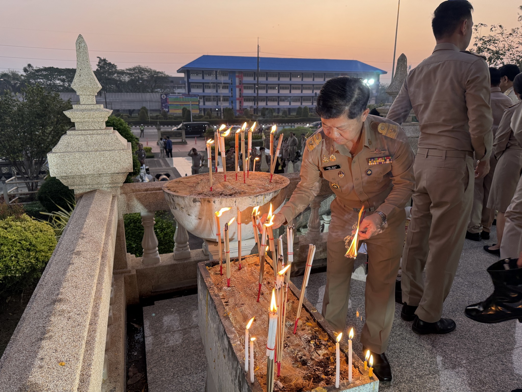 พช.หนองคาย ร่วมพิธีบวงสรวงอนุสาวรีย์ปราบฮ่อ และวางพวงมาลาสักการะอนุสาวรีย์ปราบฮ่อ ในงานฉลองอนุสาวรีย์ปราบฮ่อ ใต้ร่มพระบารมี 198 ปี เมืองหนองคาย และงานกาชาด พ.ศ. 2568
