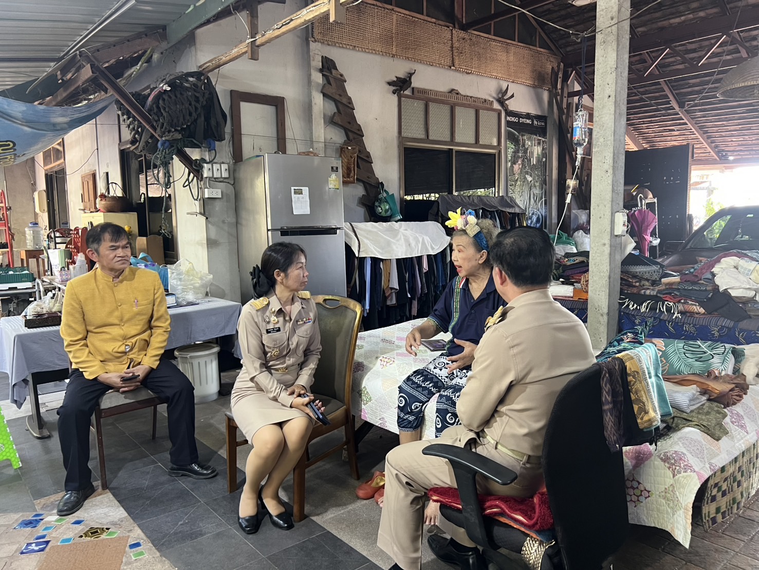 พช.หนองคาย เยี่ยมชมแหล่งเรียนรู้ภูมิปัญญาผ้าทอ @ Nisachol ISAN Indigo