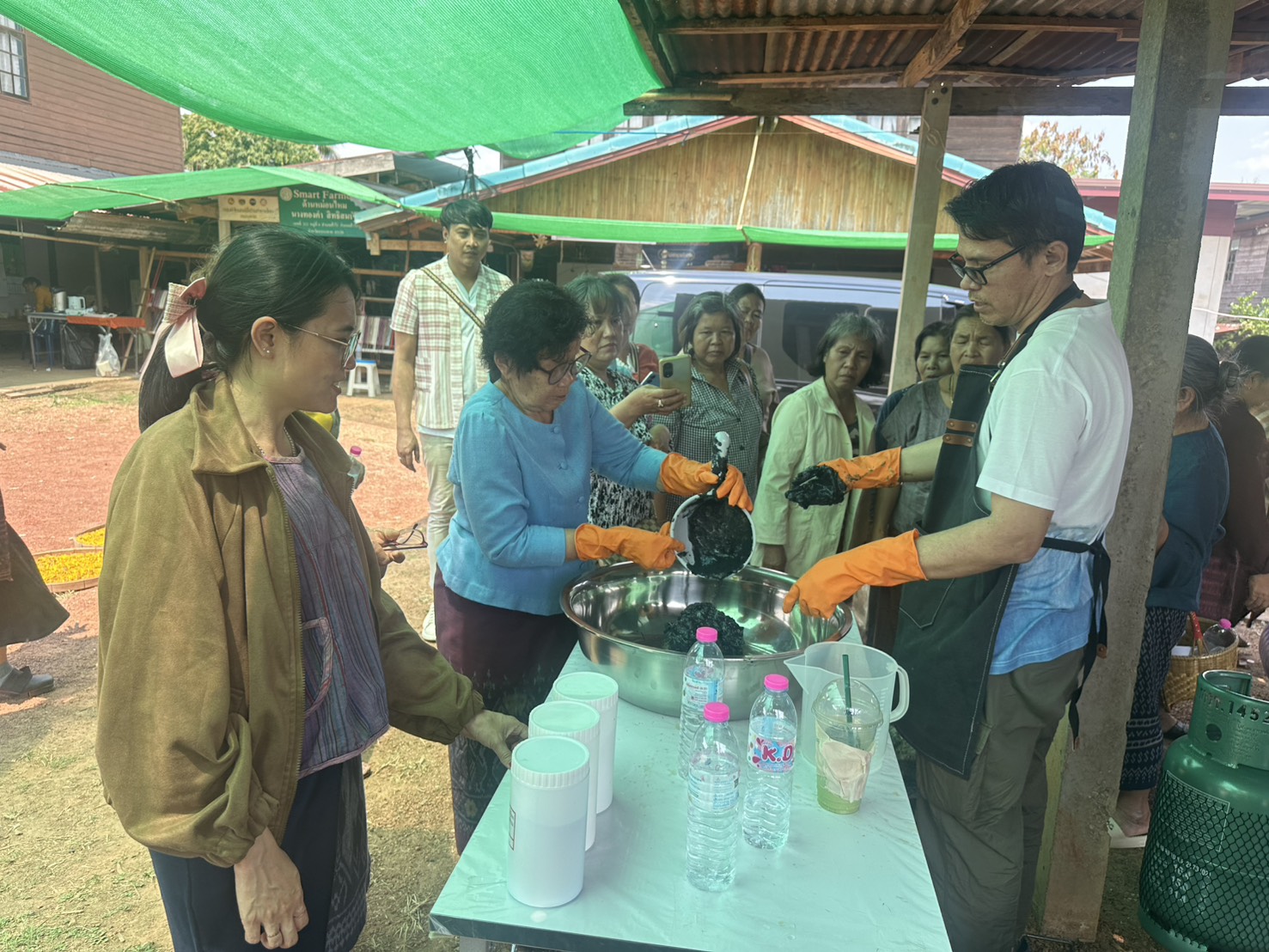 พช.หนองคาย เดินหน้าอย่างต่อเนื่องขับเคลื่อนโครงการสืบสานภูมิปัญญา พัฒนาเศรษฐกิจฐานรากสู่ความยั่งยืน กิจกรรมที่ 1 สืบสานภูมิปัญญาผ้าพื้นถิ่น “พญานาคา” สู่ความยั่งยืน