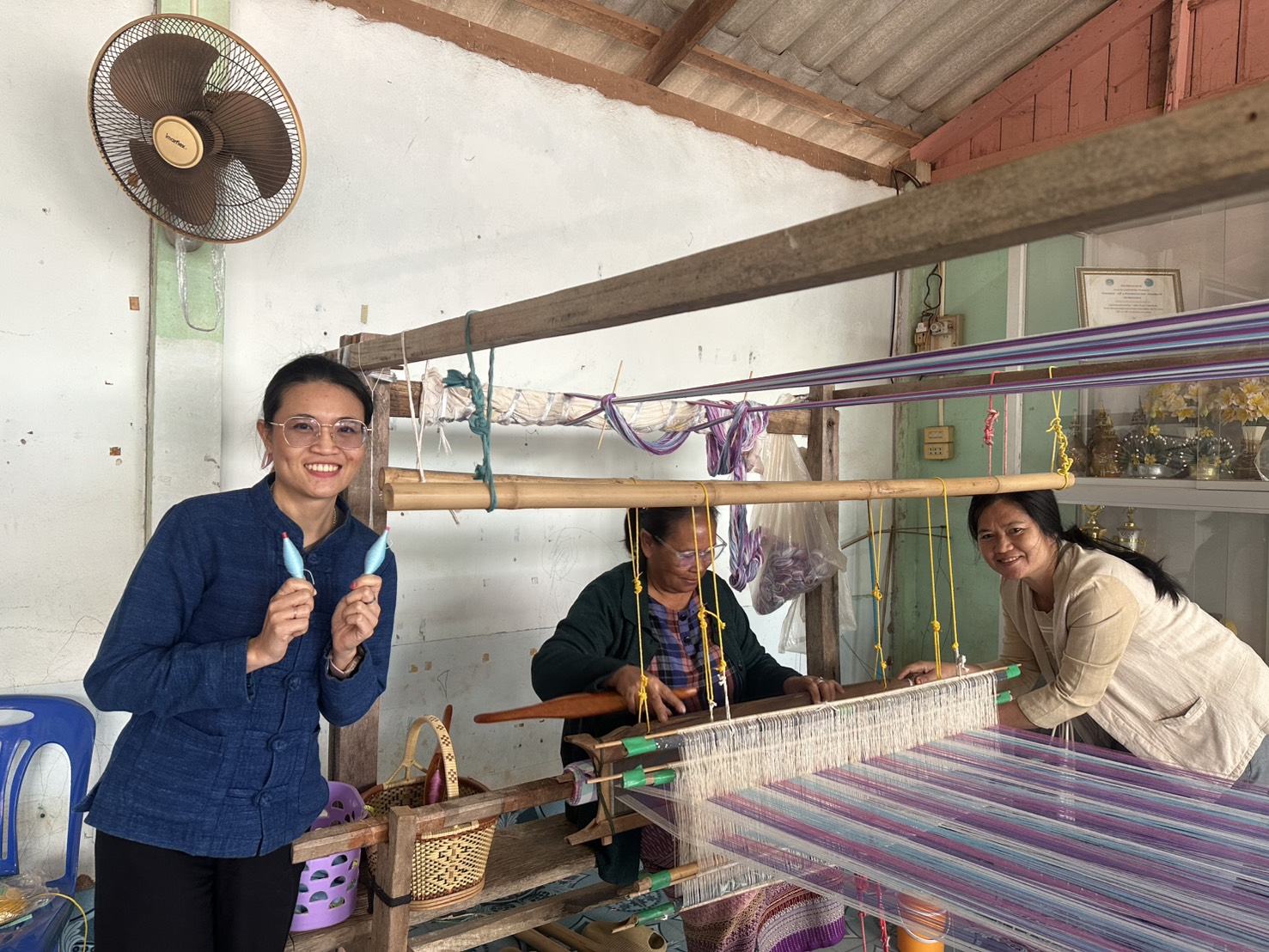 พช.หนองคาย ร่วมเป็นวิทยากรโครงการ คบจ. จังหวัดหนองคาย ส่งเสริมและสนับสนุนกลุ่มวิสาหกิจชุมชน : กลุ่มผ้าทอมือบ้านตาดทอง