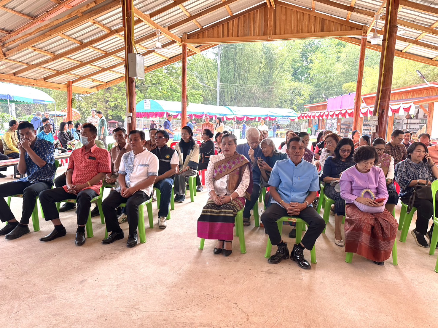รองอธิบดี พช. เปิดตัวจุดรวมสินค้าภูมิปัญญาไทย ประตูการค้าใหม่ สร้างรายได้สู่ชุมชน “ศูนย์จำหน่ายและกระจายสินค้า OTOP อำเภอท่าบ่อ จังหวัดหนองคาย”