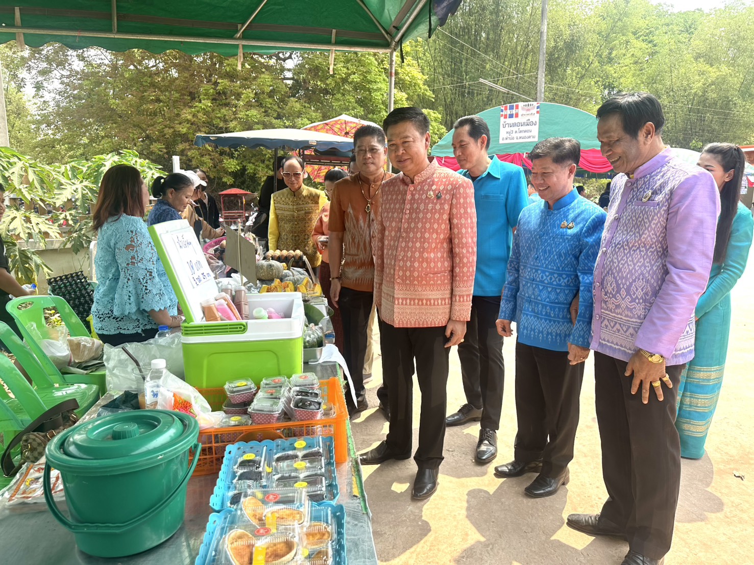รองอธิบดี พช. เปิดตัวจุดรวมสินค้าภูมิปัญญาไทย ประตูการค้าใหม่ สร้างรายได้สู่ชุมชน “ศูนย์จำหน่ายและกระจายสินค้า OTOP อำเภอท่าบ่อ จังหวัดหนองคาย”