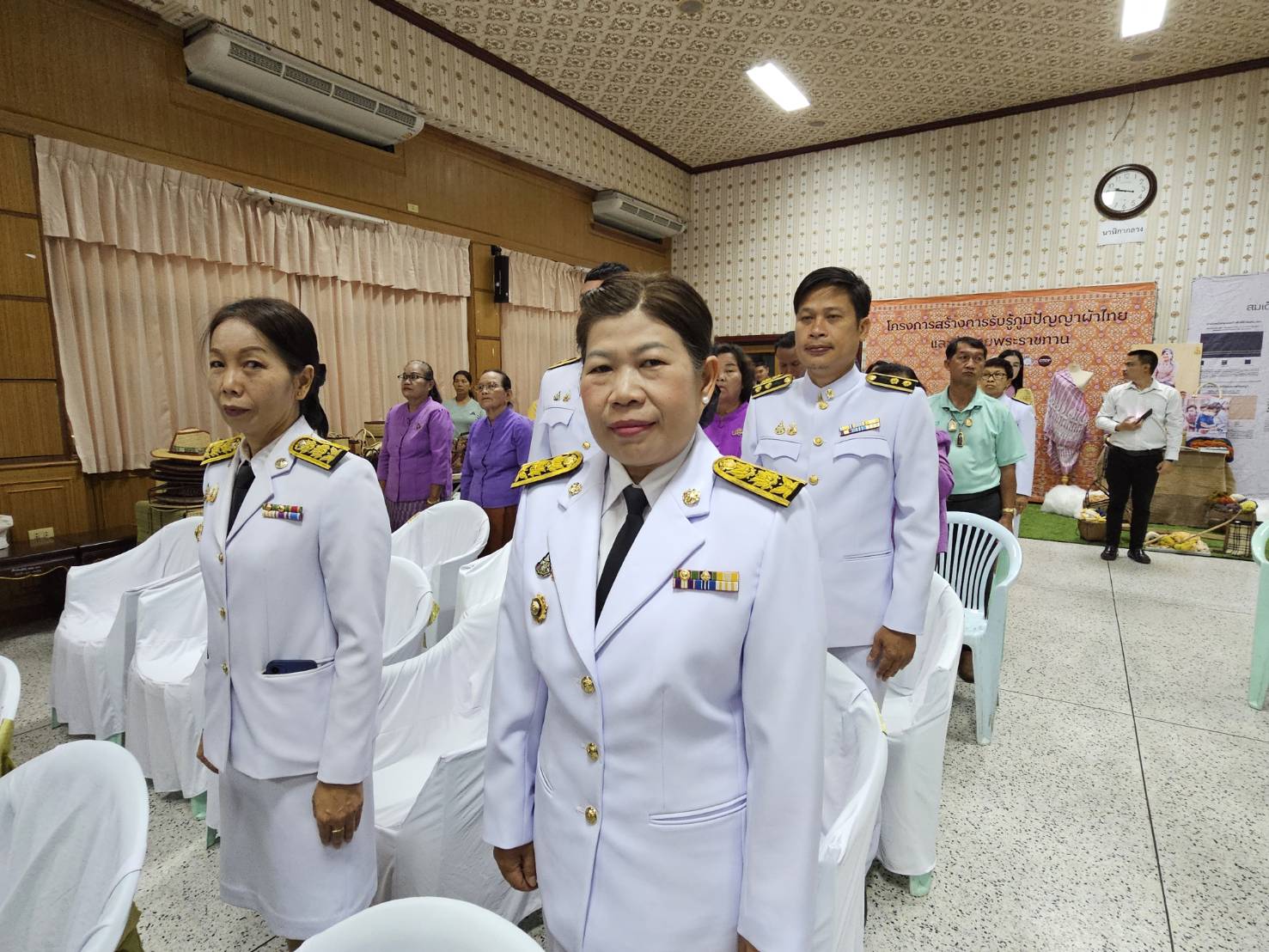 จังหวัดหนองคาย จัดพิธีมอบลายผ้าพระราชทาน “ผ้าลายสิริราชพัสตราภรณ์” สืบสานภูมิปัญญายกระดับผ้าไทยสู่มาตรฐานสากล