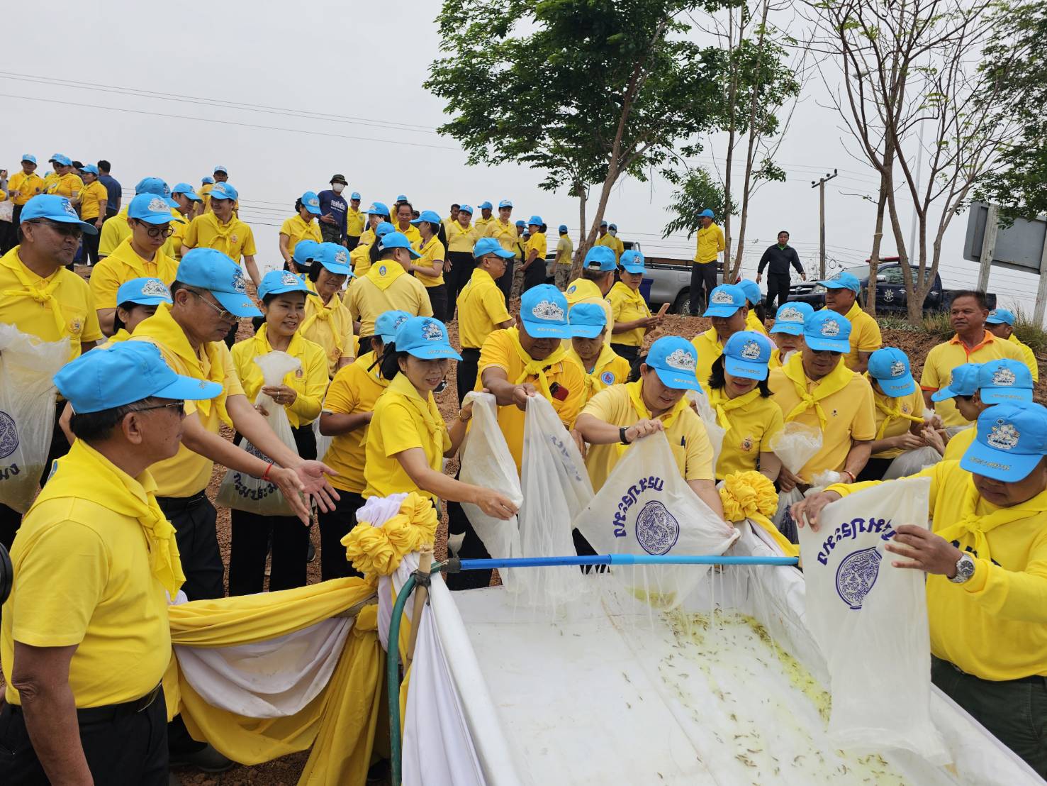พช.หนองคาย ร่วมกิจกรรมจิตอาสาพัฒนา เนื่องในวันพระบาทสมเด็จพระพุทธยอดฟ้าจุฬาโลกมหาราช และวันที่ระลึกมหาจักรีบรมราชวงศ์ ประจำปีพุทธศักราช 2568