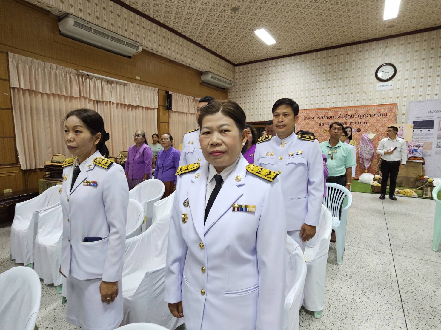 จังหวัดหนองคาย จัดพิธีมอบลายผ้าพระราชทาน “ผ้าลายสิริราชพัสตราภรณ์” สืบสานภูมิปัญญายกระดับผ้าไทยสู่มาตรฐานสากล