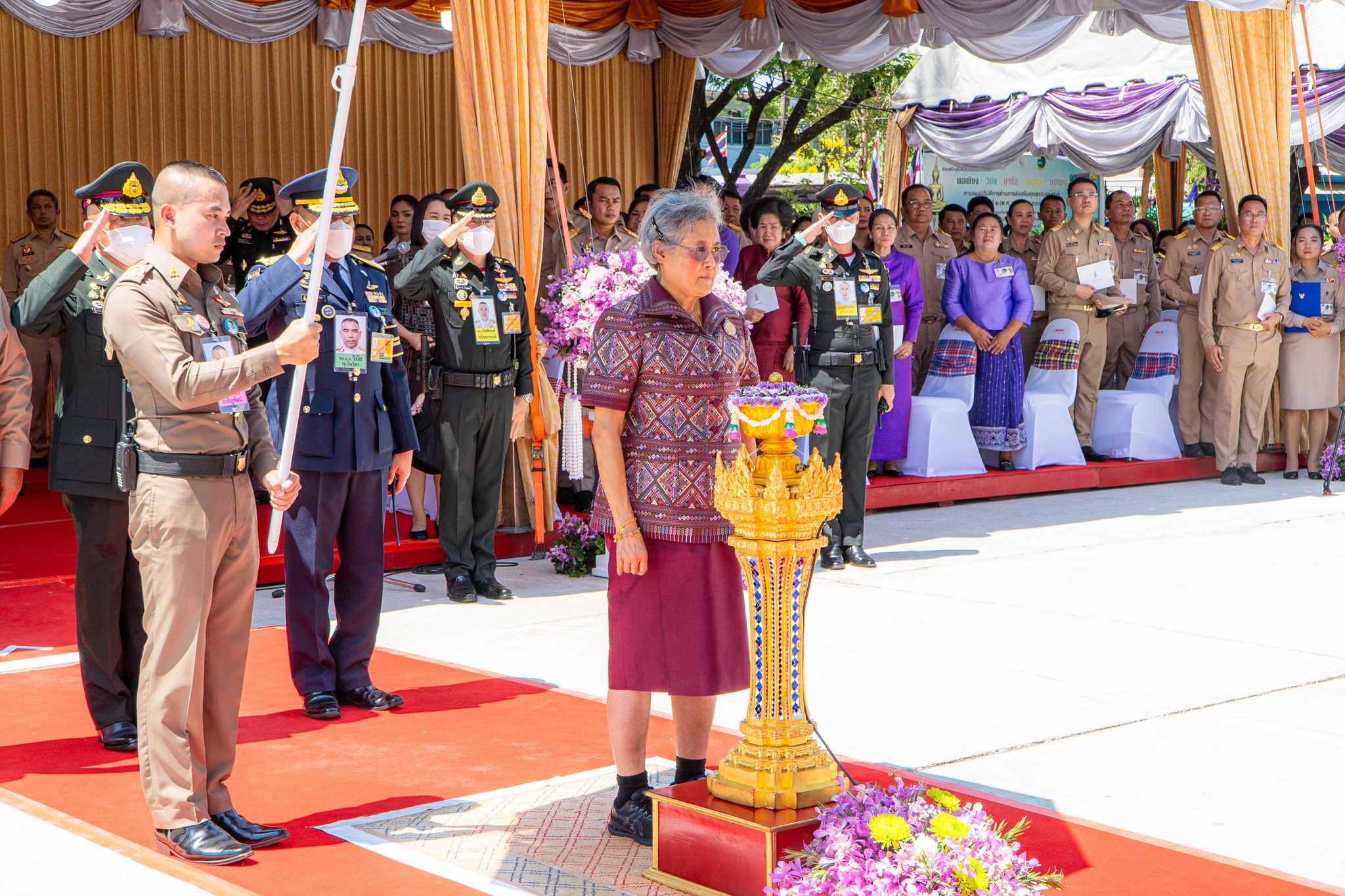 พช.หนองคาย ร่วมเฝ้าฯรับเสด็จ สมเด็จพระกนิษฐาธิราชเจ้า กรมสมเด็จพระเทพรัตนราชสุดาฯ สยามบรมราชกุมารี เสด็จพระราชดำเนินทรงเปิด ห้องสมุดประชาชน “เฉลิมราชกุมารี” จังหวัดหนองคาย