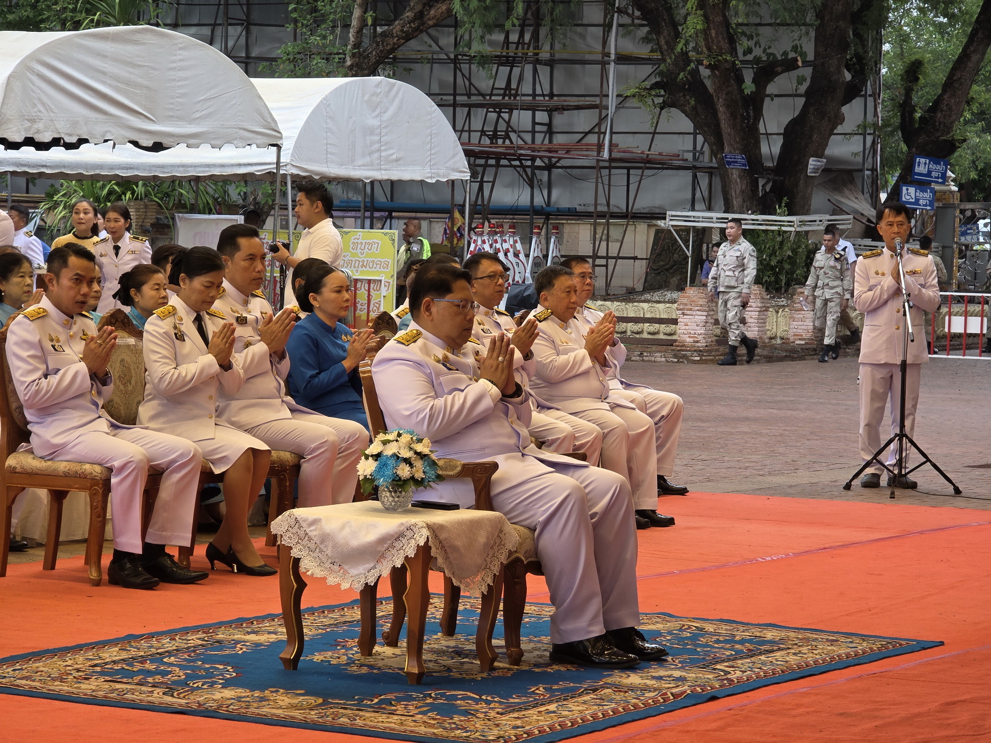 พช.หนองคาย ร่วมพิธีทำบุญตักบาตรเพื่อถวายพระราชกุศล เนื่องในวันคล้ายวันประสูติ สมเด็จพระเจ้าลูกยาเธอ เจ้าฟ้าทีปังกรรัศมีโชติ มหาวชิโรตตมางกูร สิริวิบูลยราชกุมาร