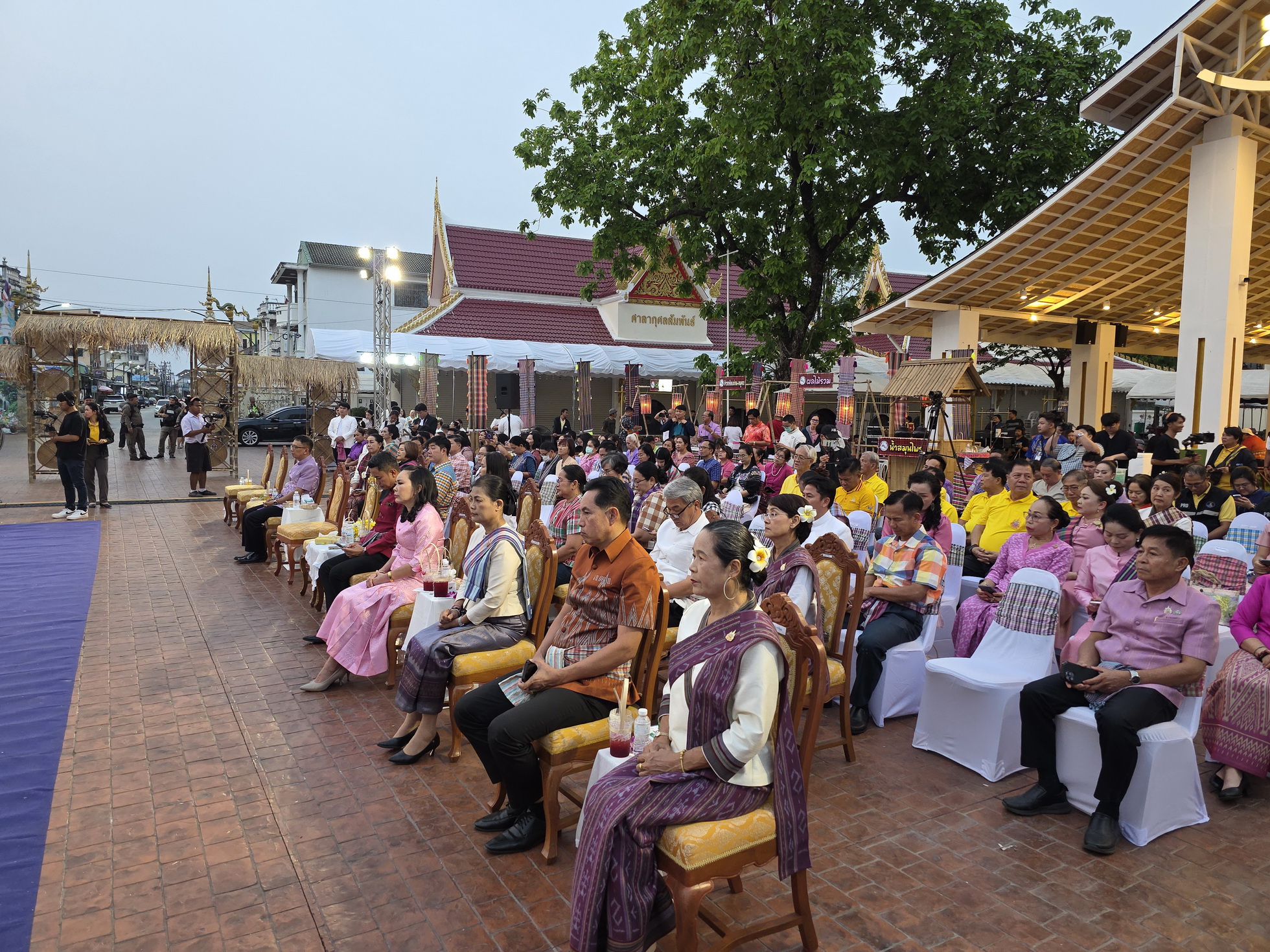 พช.หนองคาย ร่วมงานแถลงข่าวเทศกาลมหาสงกรานต์อีสานหนองคาย ปี 2568 “สงกรานต์ผ้าขาวม้า สมมาหลวงพ่อพระใส”