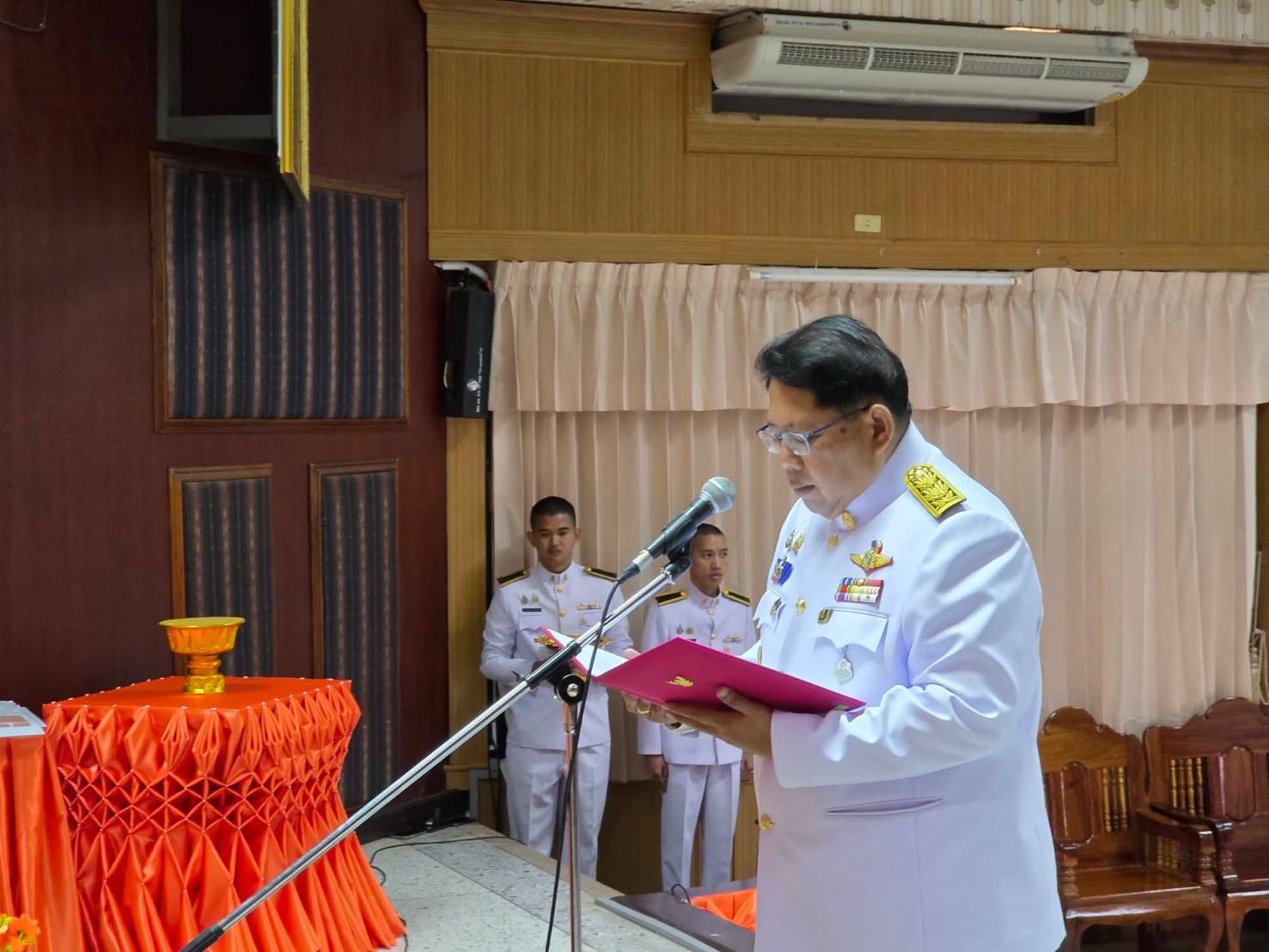 จังหวัดหนองคาย จัดพิธีมอบลายผ้าพระราชทาน “ผ้าลายสิริราชพัสตราภรณ์” สืบสานภูมิปัญญายกระดับผ้าไทยสู่มาตรฐานสากล