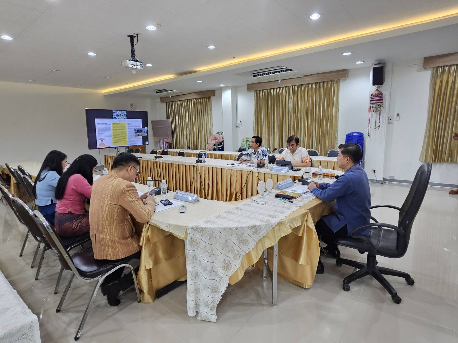 พช.หนองคาย ร่วมการประชุมเชิงปฏิบัติการเพิ่มประสิทธิภาพการปฏิบัติงานของตำแหน่งประเภทวิชาการ ระดับชำนาญการพิเศษ (ผู้ปฏิบัติงานที่มีประสบการณ์)