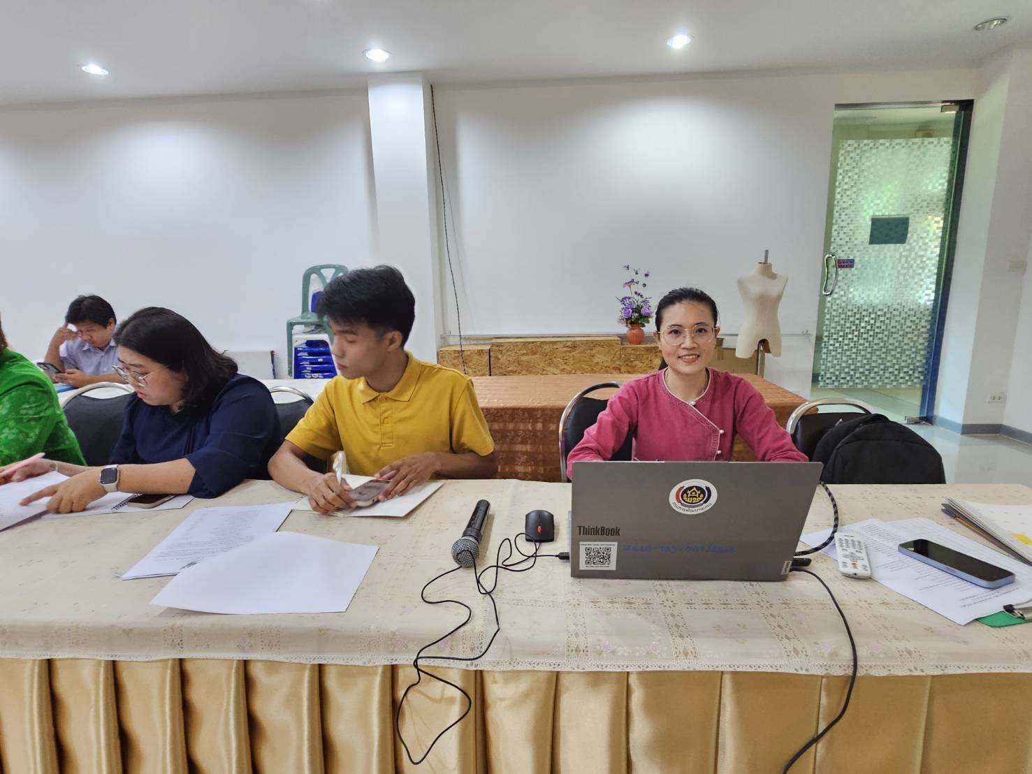 พช.หนองคาย ดำเนินการประชุมหารือคณะอนุกรรมการจัดงานเดินแบบผ้าไทยเพื่อการกุศล ประจำปี 2568