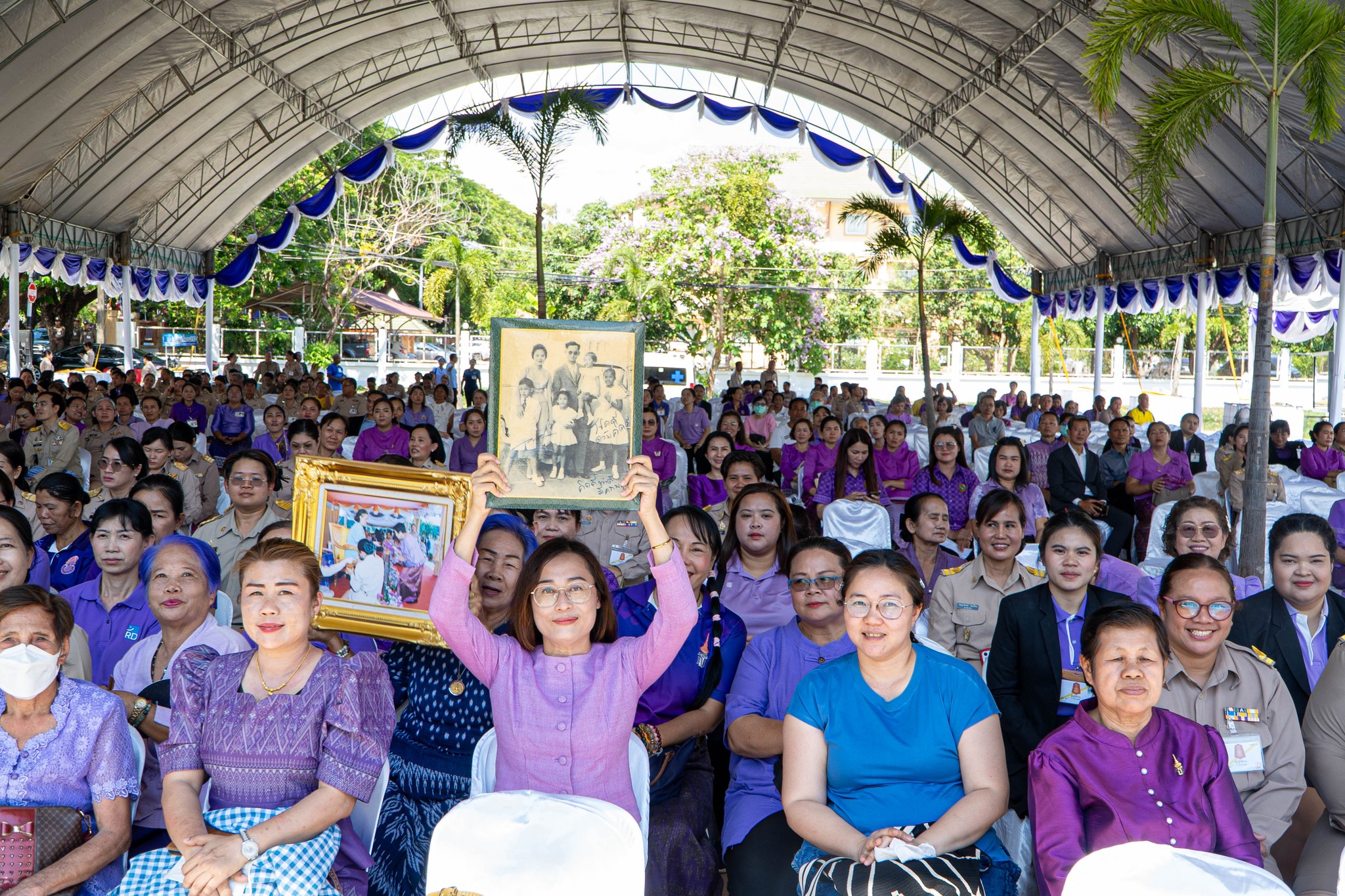 พช.หนองคาย ร่วมเฝ้าฯรับเสด็จ สมเด็จพระกนิษฐาธิราชเจ้า กรมสมเด็จพระเทพรัตนราชสุดาฯ สยามบรมราชกุมารี เสด็จพระราชดำเนินทรงเปิด ห้องสมุดประชาชน “เฉลิมราชกุมารี” จังหวัดหนองคาย