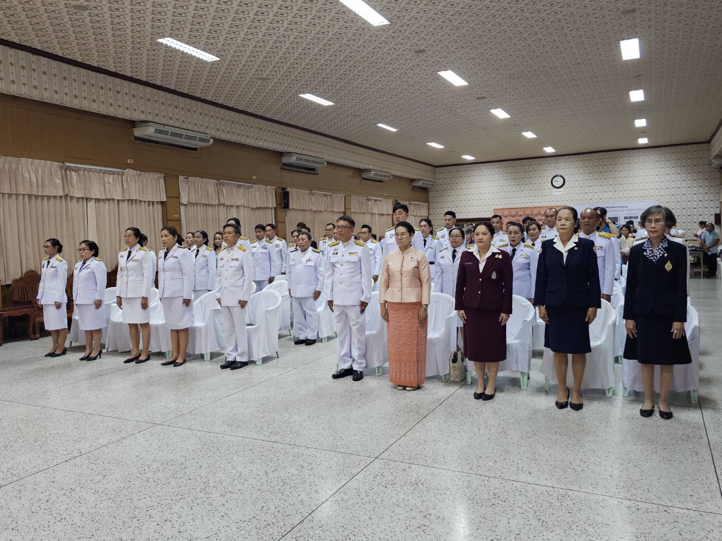 จังหวัดหนองคาย จัดพิธีมอบลายผ้าพระราชทาน “ผ้าลายสิริราชพัสตราภรณ์” สืบสานภูมิปัญญายกระดับผ้าไทยสู่มาตรฐานสากล