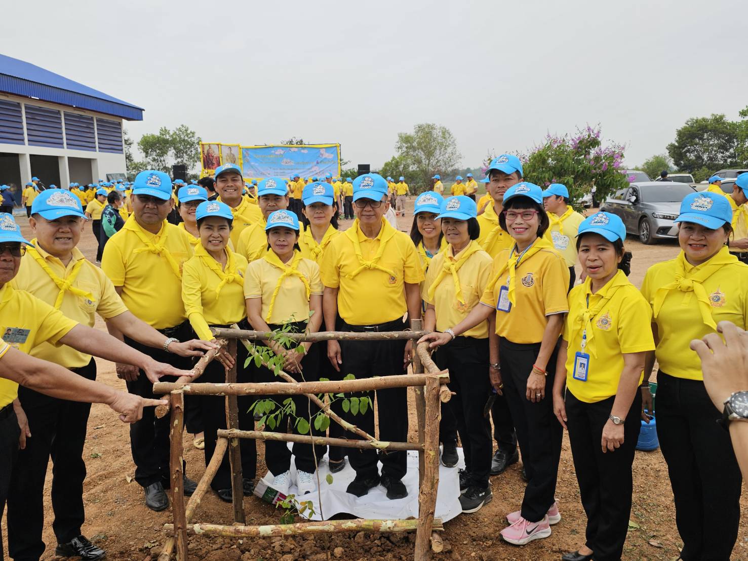 พช.หนองคาย ร่วมกิจกรรมจิตอาสาพัฒนา เนื่องในวันพระบาทสมเด็จพระพุทธยอดฟ้าจุฬาโลกมหาราช และวันที่ระลึกมหาจักรีบรมราชวงศ์ ประจำปีพุทธศักราช 2568